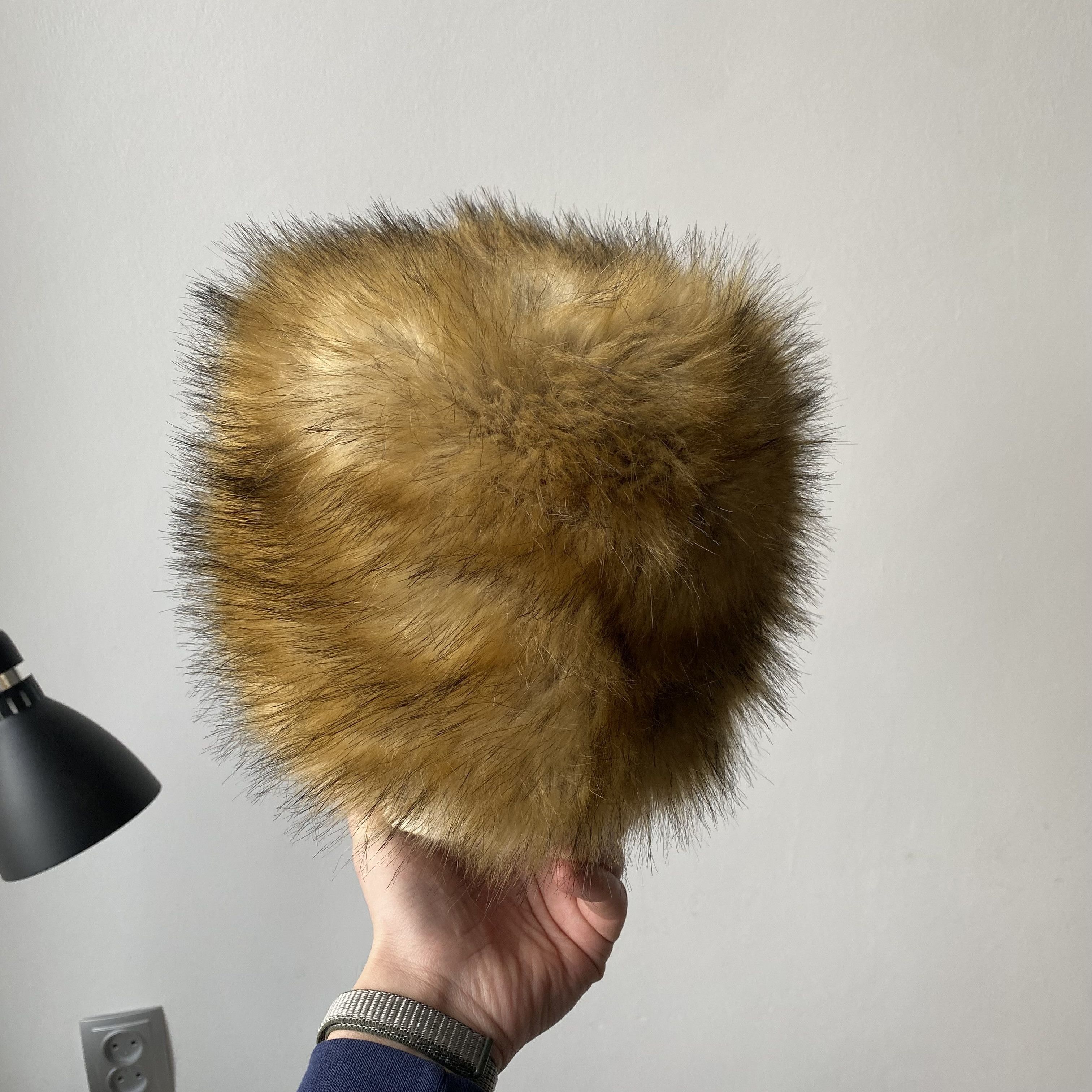 If Six Was Nine Vintage 90s Fluffy Faux Fur Winter Hat Y2k Oldmoney Size ONE SIZE - 3 Thumbnail