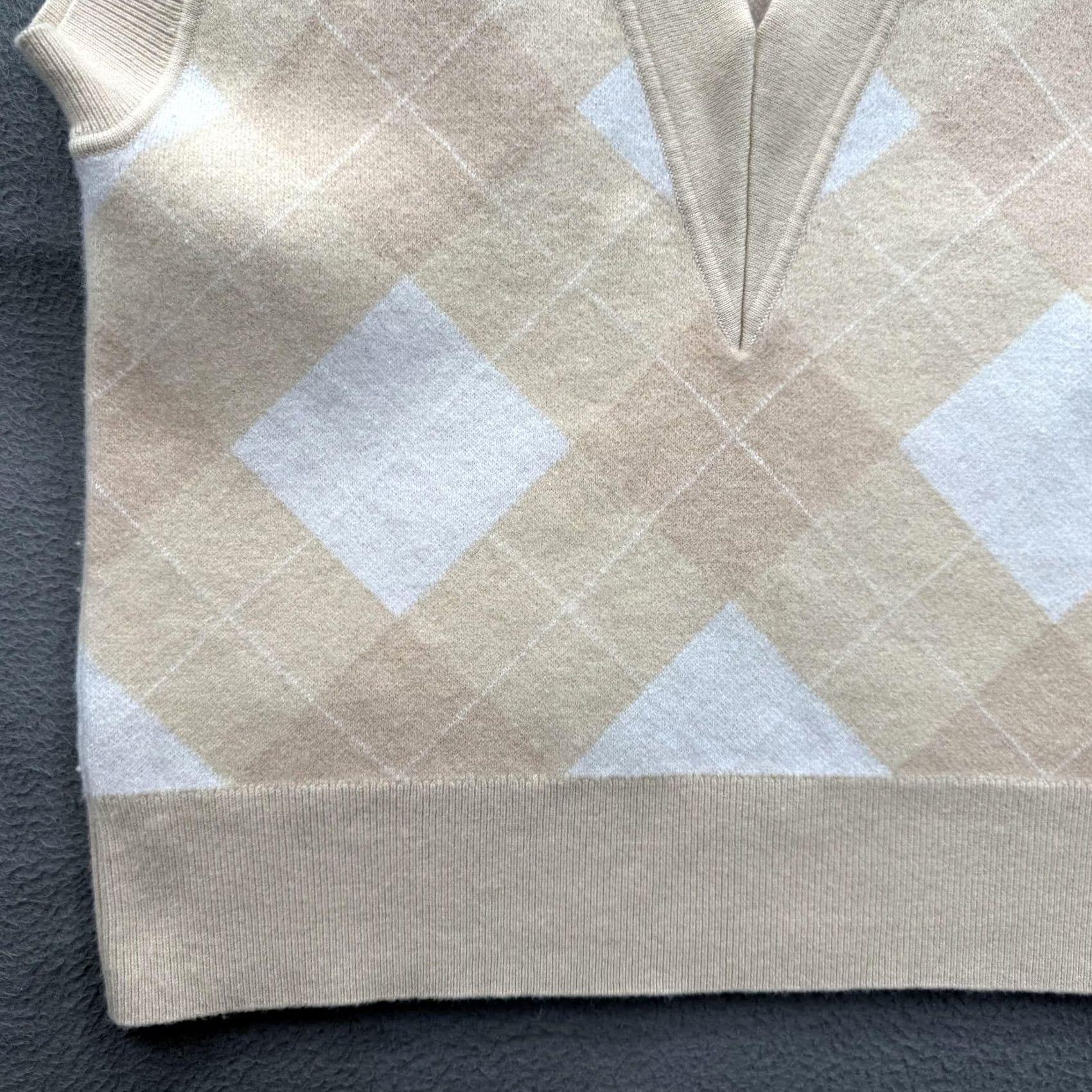 Sandro Sandro Vest Womens 1 Beige Argyle Knit V-Neck Preppy Cashmere Blend Sleeveless Wool Viscose Polyamide Tight-Knit Casual Size XS / US 0-2 / IT 36-38 - 7 Thumbnail