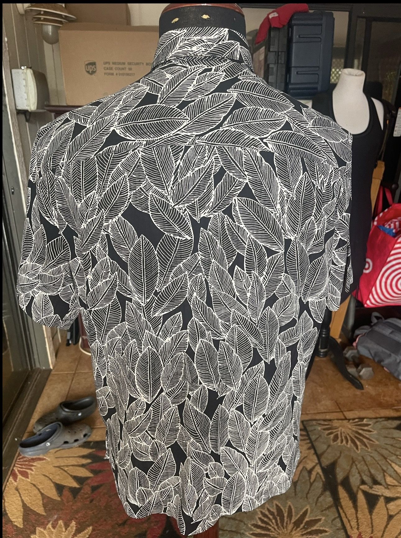 Tori Richard Tori Richard Hawaiian Print Black Full Button Men's Small Size US S / EU 44-46 / 1 - 2 Thumbnail