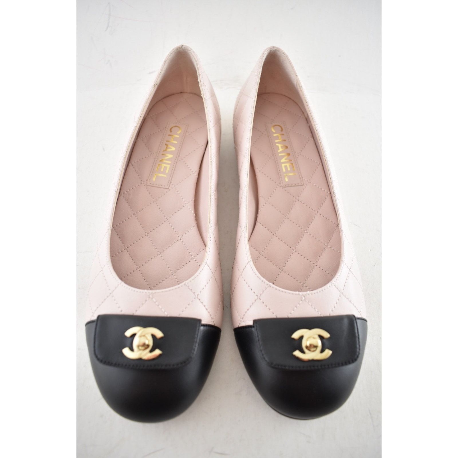 Chanel Chanel 24B Black Turnlock Gold CC Quilted Ballet Flat 38 Size US 8 / IT 38 - 8 Thumbnail