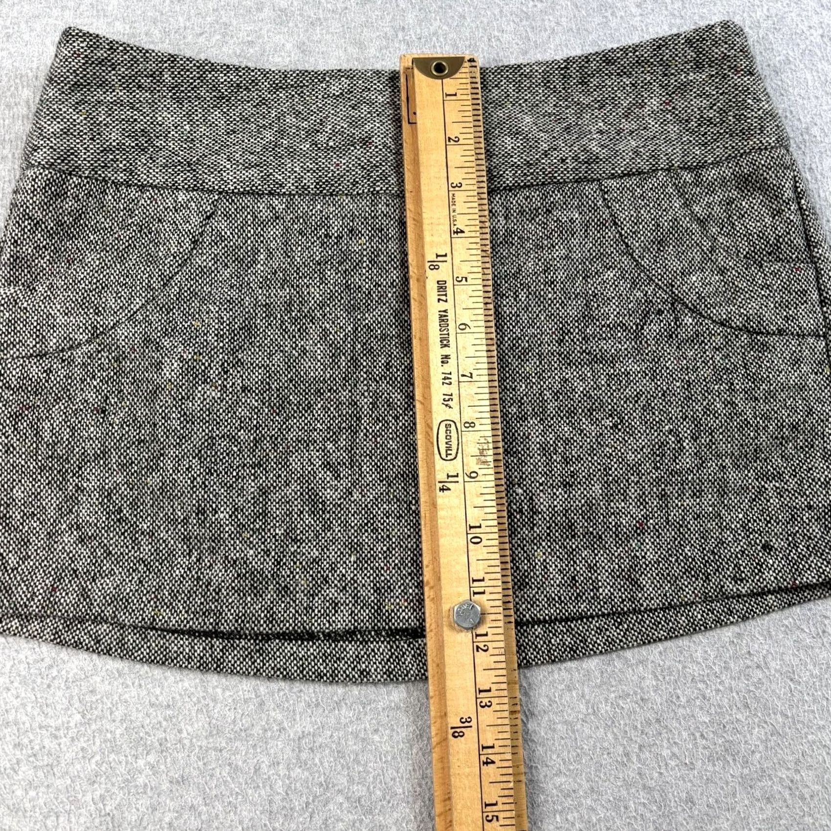 Vintage VINTAGE? No — Charlotte Russe Skirt Teens 3 Gray Tweed Wool Pockets Zipper Mini Casual Preppy 90s? (adjust as needed) Size 26" / US 2 / IT 38 - 4 Thumbnail