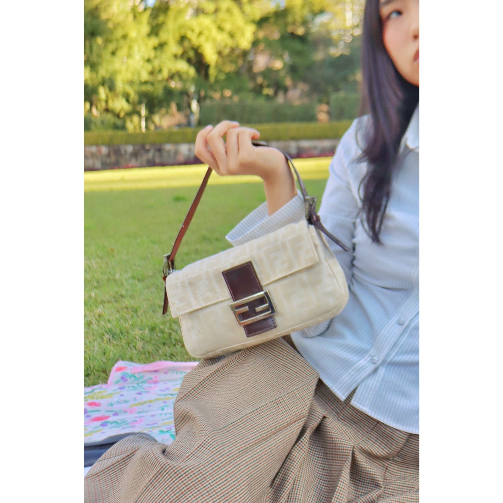 Fendi Fendi Mini Baguette Shoulder Bag Size ONE SIZE - 1 Thumbnail