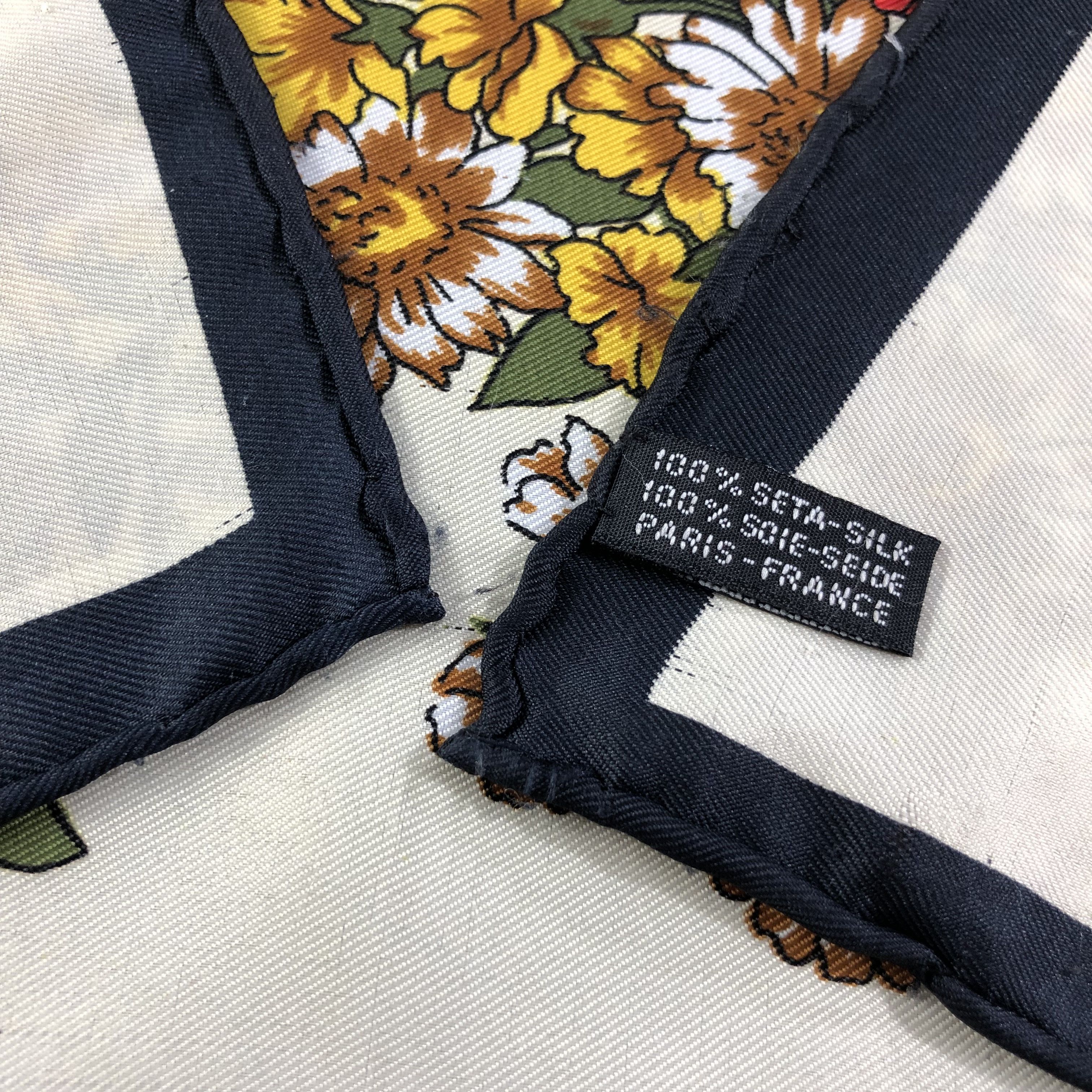 Vintage Vintage Luxury Hand Rolled made in France Silk Scarf M572 Size ONE SIZE - 3 Thumbnail