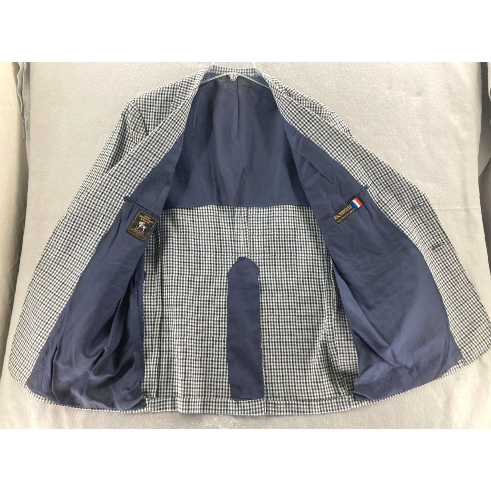 VINTAGE Hart Schaffner Marx Blazer Mens 44R Wool Gray Plaid Notch Lapel Single-Breasted Two-Button USA Made 1940s 50s Mens