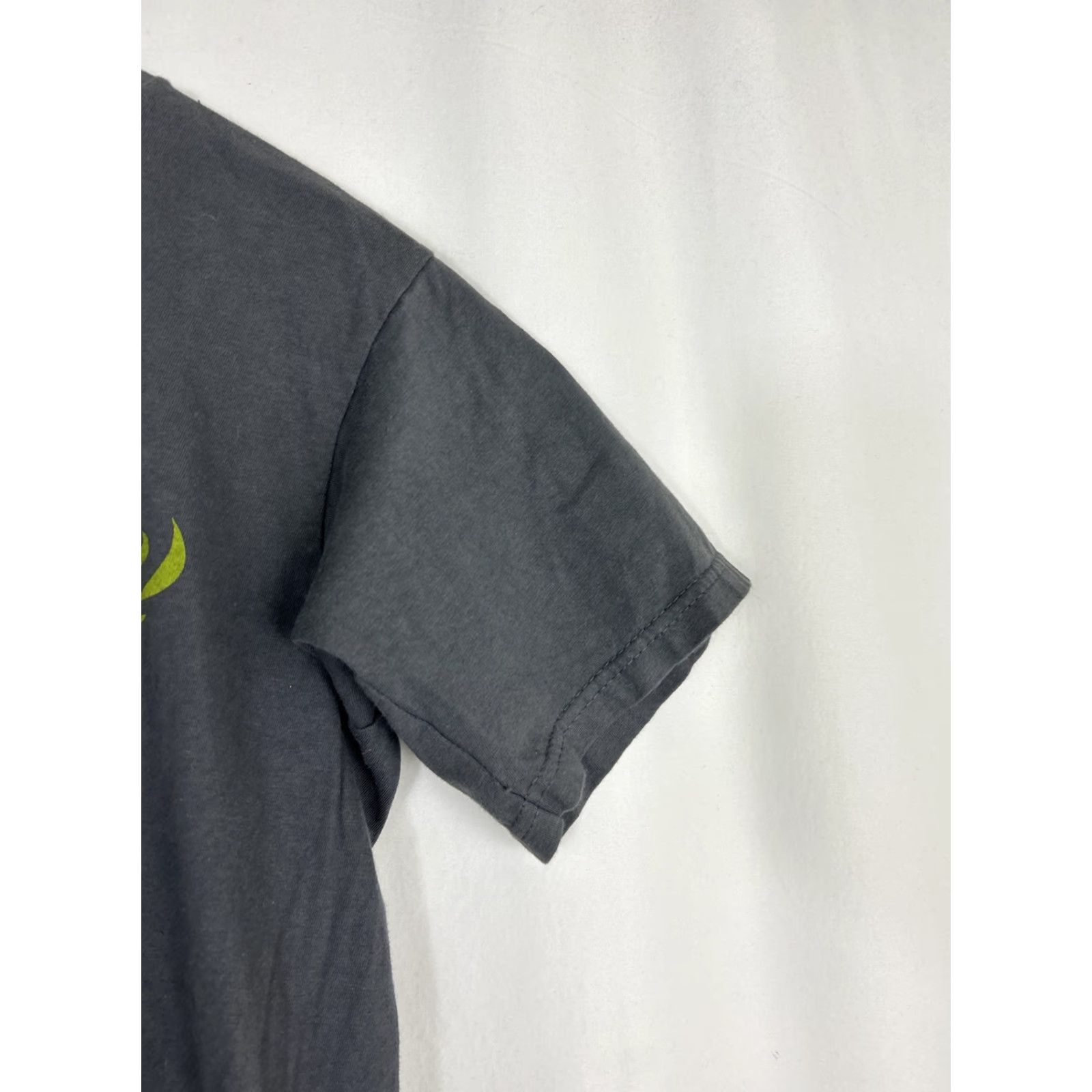 Vintage Mens Small Short Sleeve Gray T Shirt Mary Jane Bikini Leaf D Naty Country Mexico White? Size US S / EU 44-46 / 1 - 4 Thumbnail