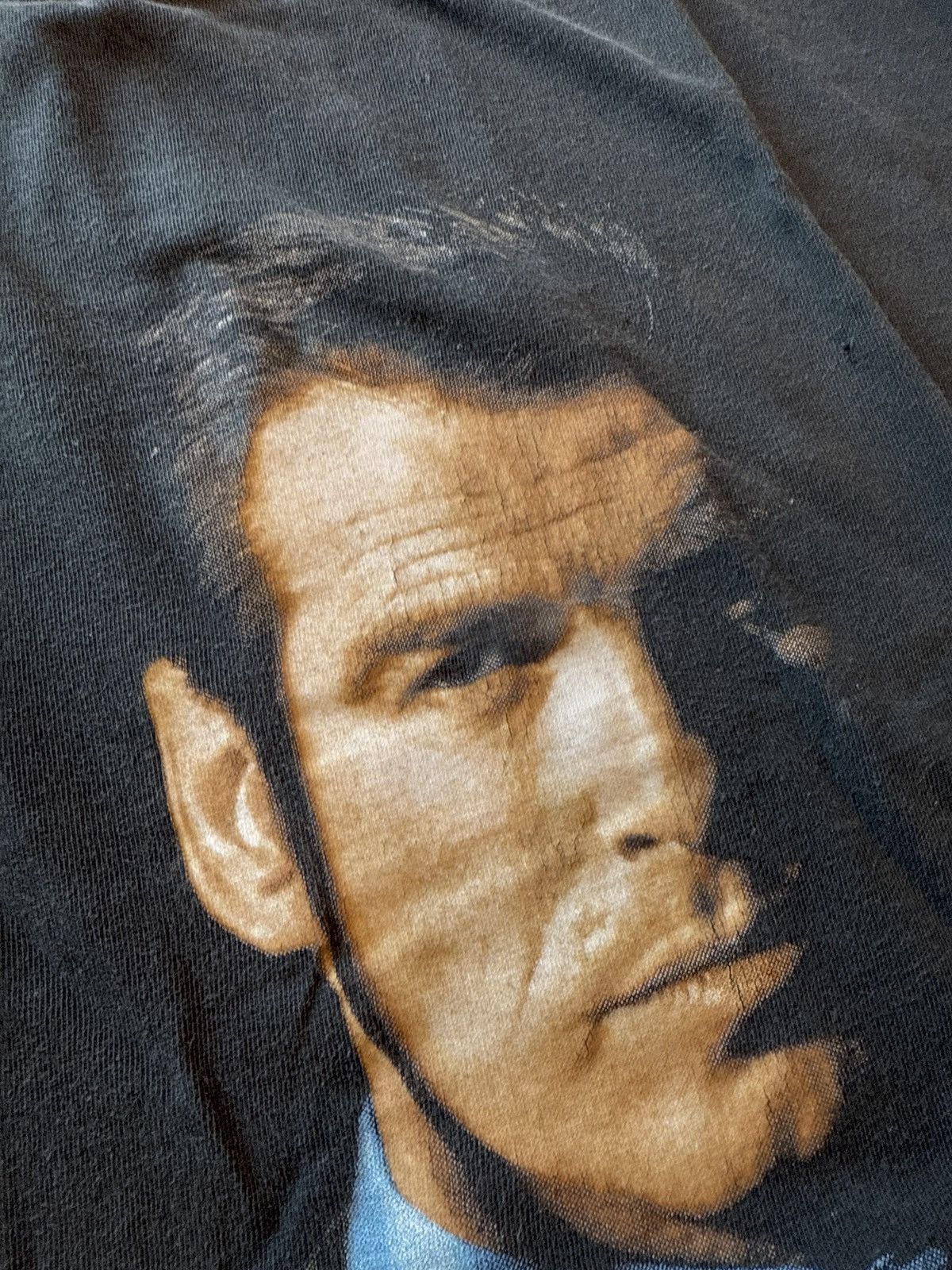 Vintage Vintage James Bond 1999 World Is Not Enough campaign tee XL Size US XL / EU 56 / 4 - 3 Thumbnail