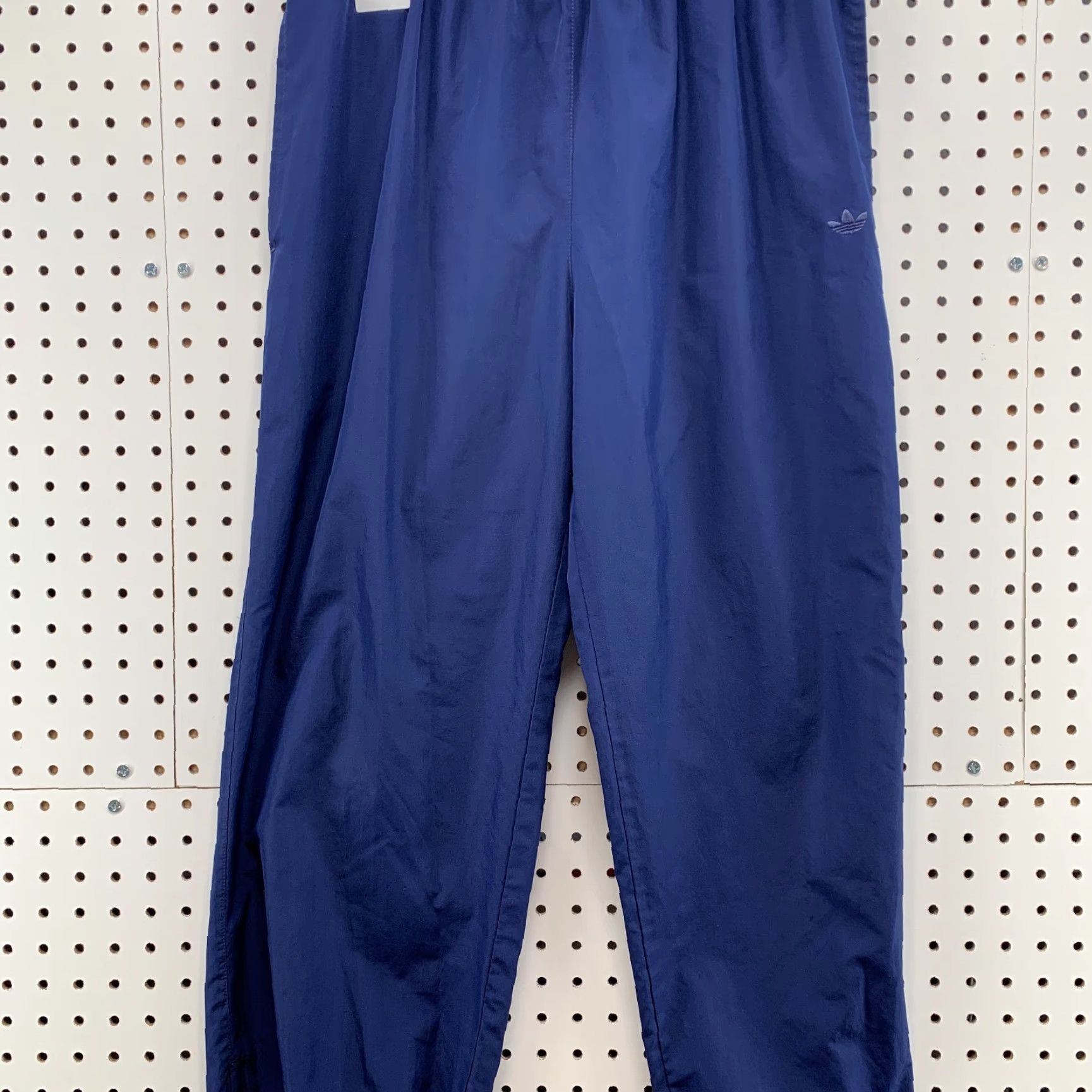 Adidas VINTAGE adidas Track Pants Mens Large Navy Blue Tonal Logo 30" Inseam 28x30 Size US 33 - 6 Thumbnail
