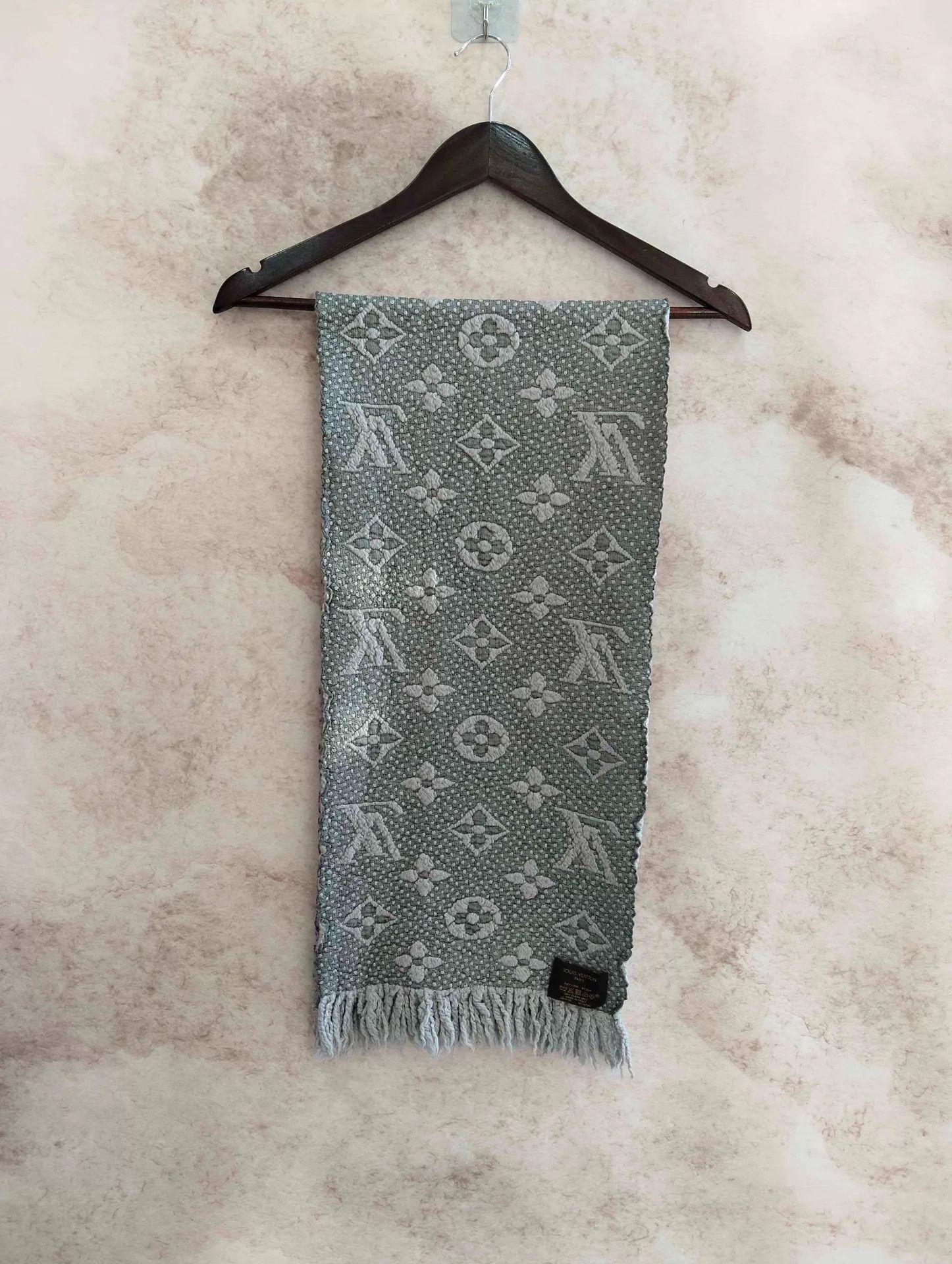 Louis Vuitton LV Gray Reversible Scarf 95 New Size ONE SIZE - 1 Thumbnail