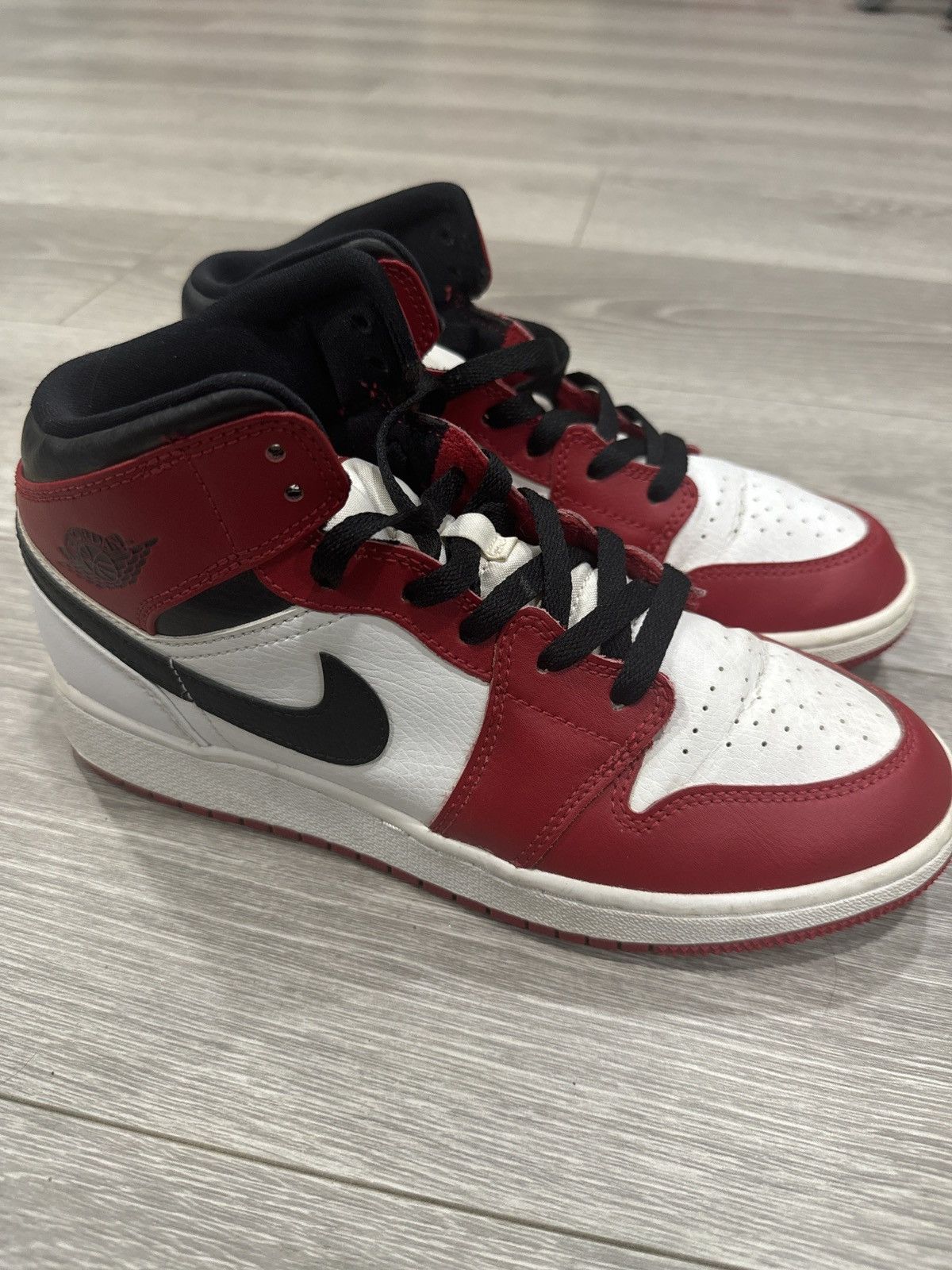 Jordan Brand Jordan 1 Mid Chicago White Toe Size US 6 / IT 36 - 3 Thumbnail