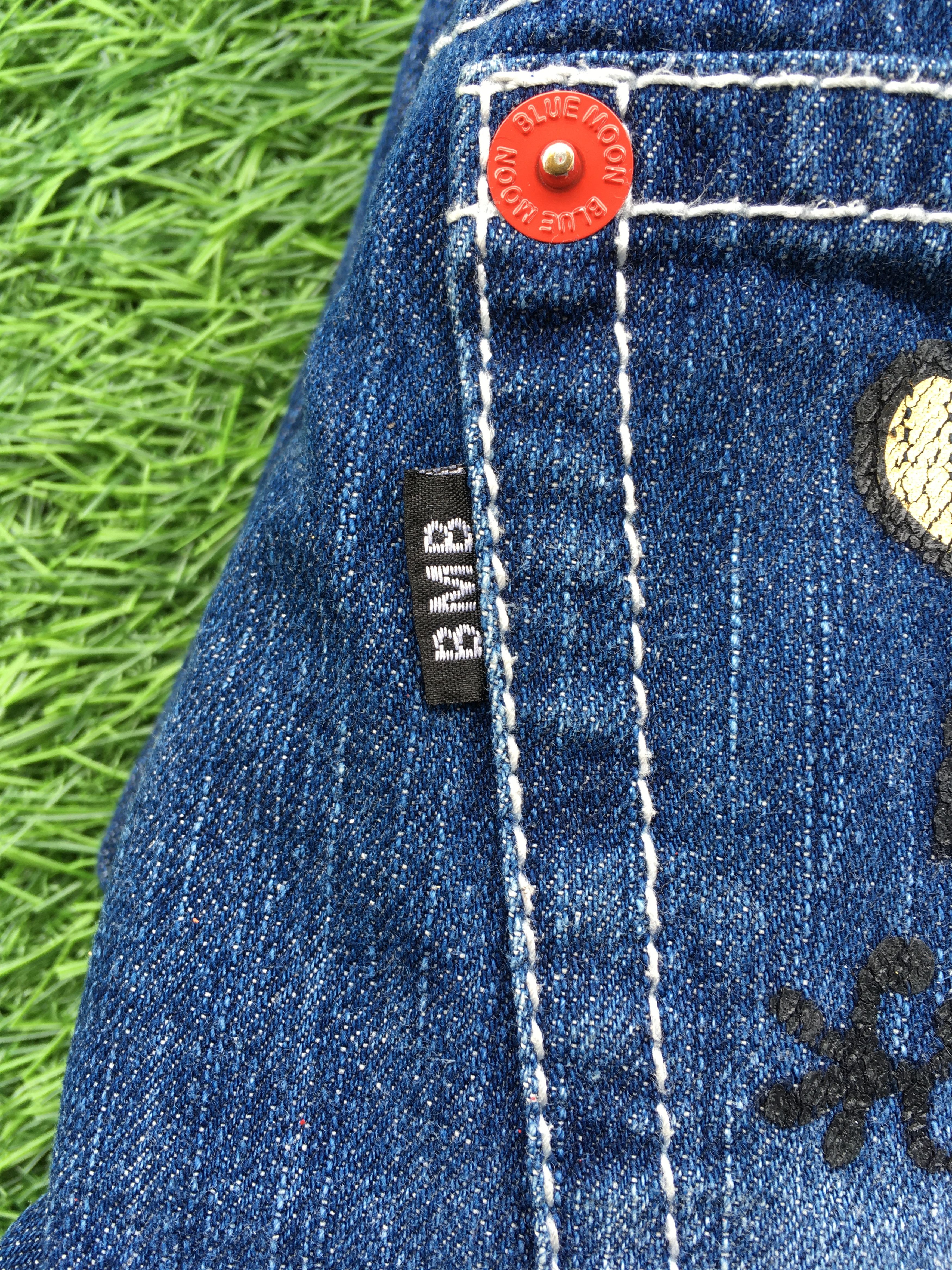 Japanese Brand Japanese Spell Out grunge printed graphics jean D-1215 Size US 27 - 11 Thumbnail