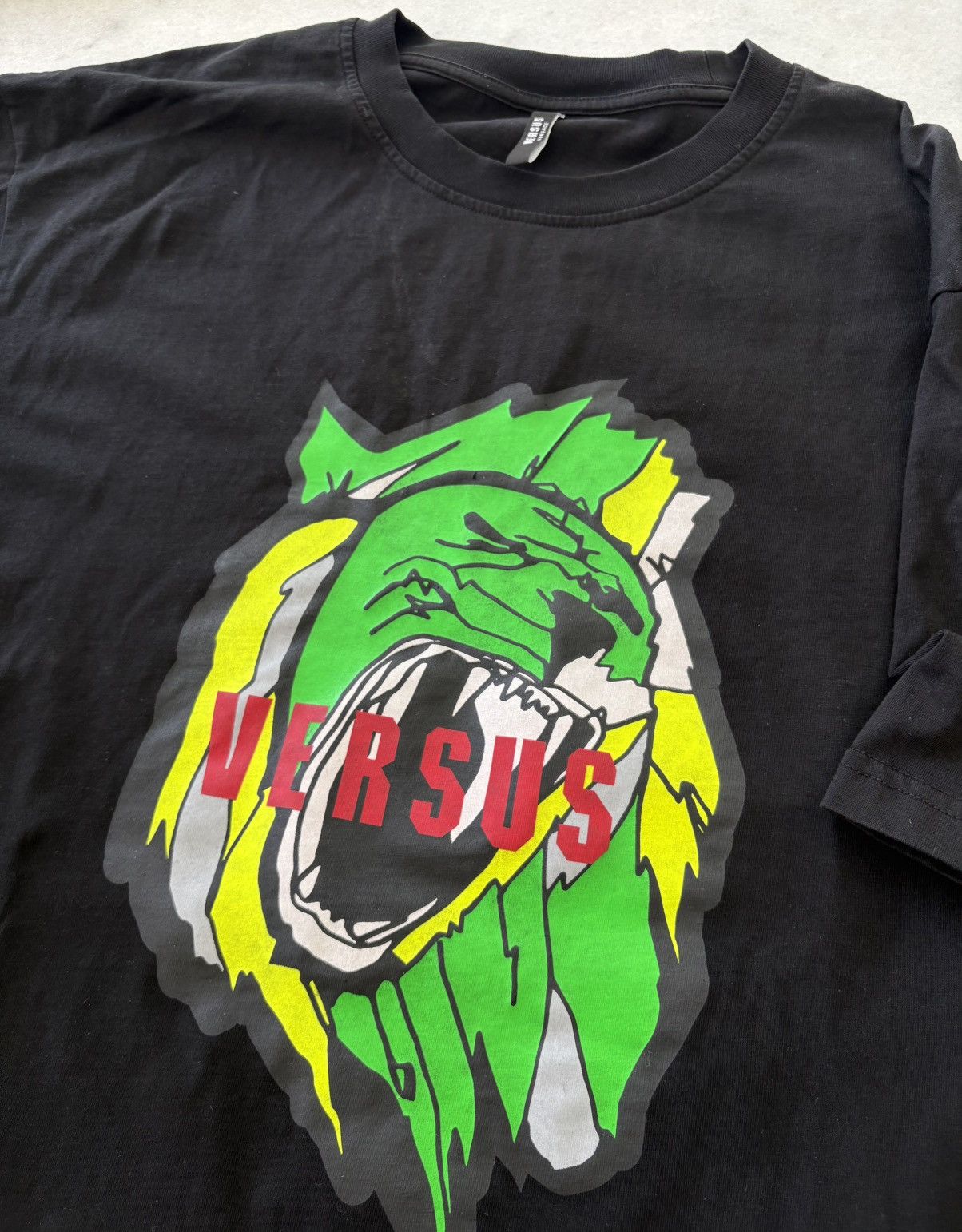 Versus Versace Versus Versace lion t shirt neon - Large Size US L / EU 52-54 / 3 - 3 Thumbnail