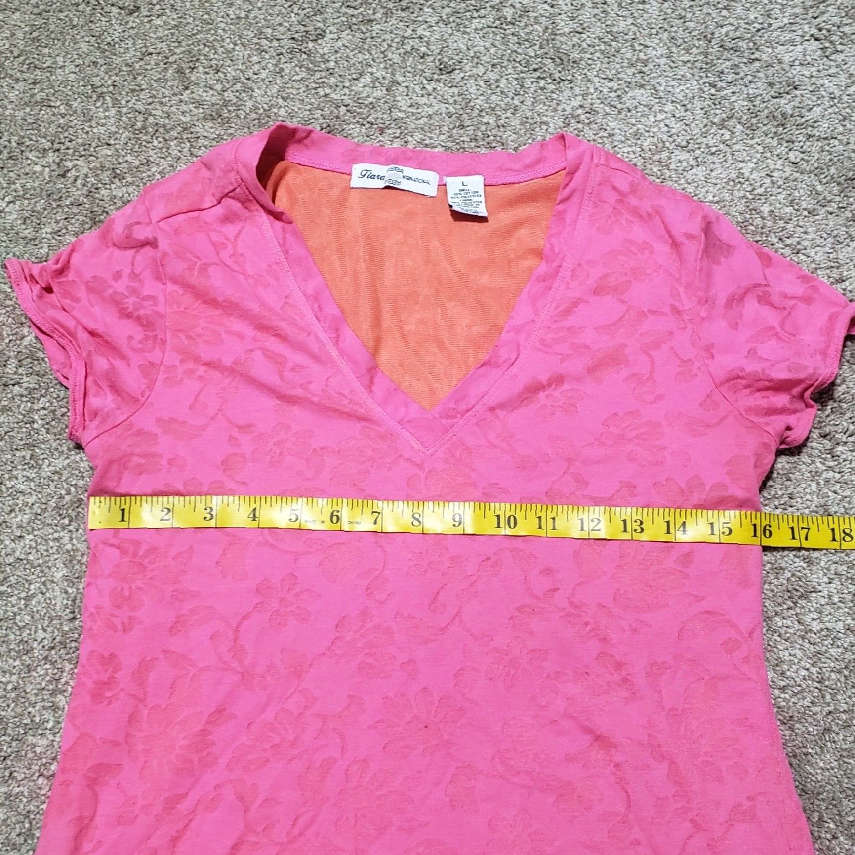 Vintage VINTAGE Tiara International Shirt Women’s Large Pink Floral All Over V Neck Short Sleeve Knit T-Shirt Casual Summer fallspringwinter Size L / US 10 / IT 46 - 4 Thumbnail