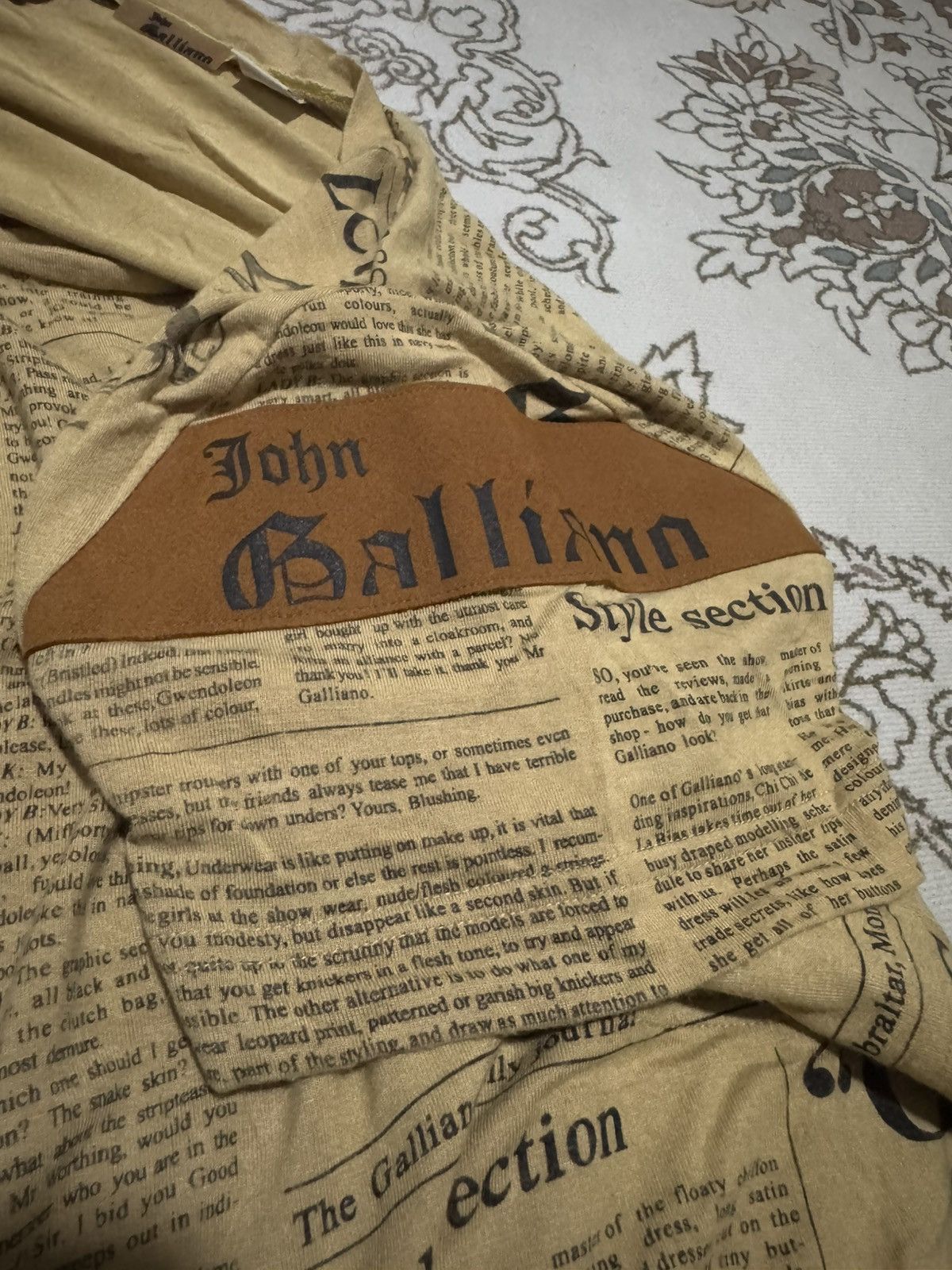 Jean Paul Gaultier × John Galliano RARE! Galliano Newspaper Shoulder Suede Single Pocket Shirt Size US M / EU 48-50 / 2 - 4 Thumbnail
