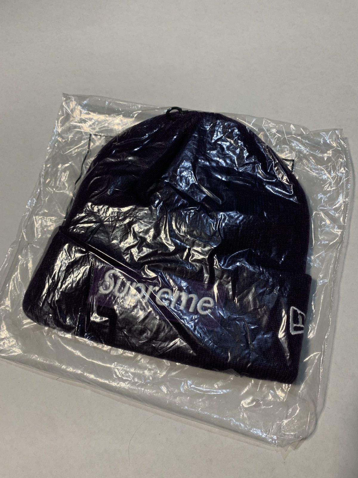 Other Supreme Box Logo “World Famous” Beanie FW/23 Purple Size ONE SIZE - 3 Thumbnail