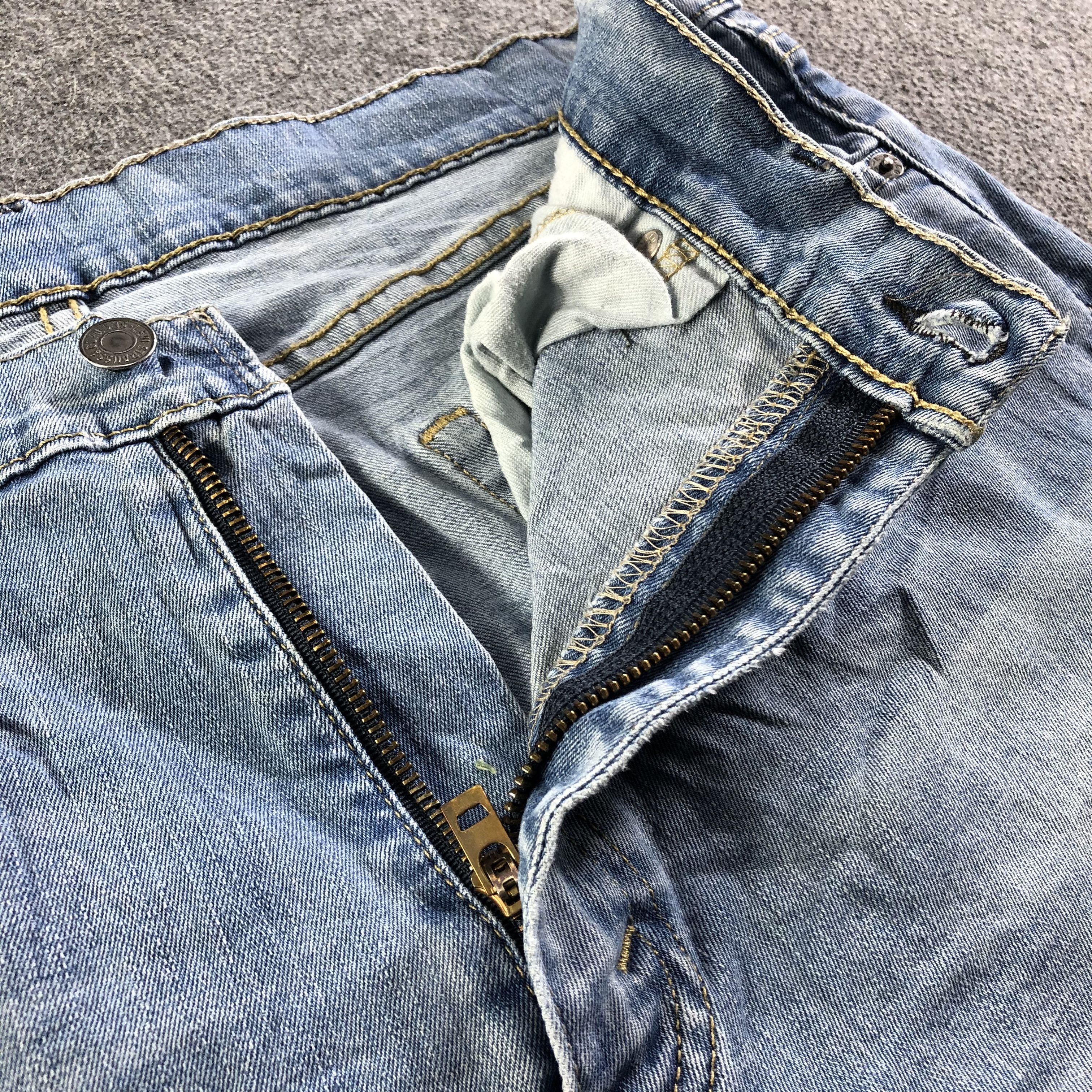 Levi's Vintage Blue Wash Levis 505 Jeans-J4510 Size US 35 - 7 Thumbnail