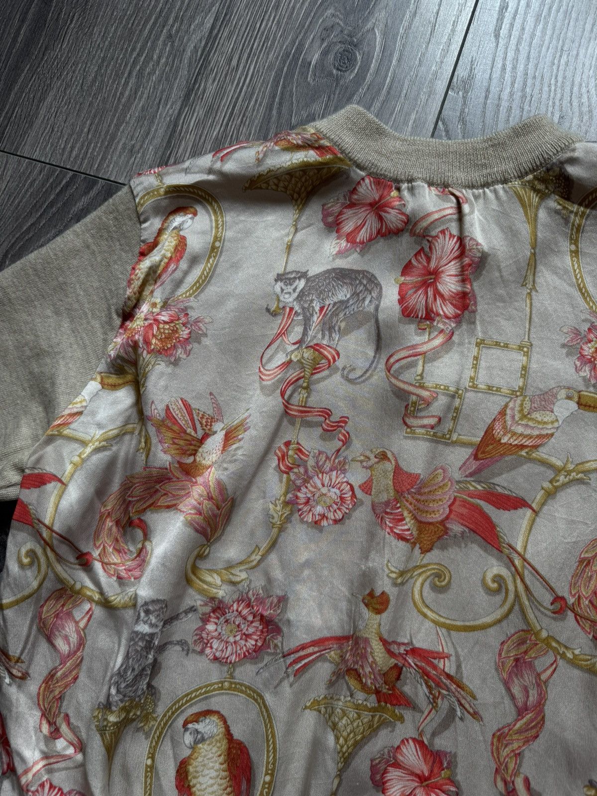 Salvatore Ferragamo Salvatore Ferragamo Wool/Silk Short Sleeve Animal t-shirt Size M / US 6-8 / IT 42-44 - 6 Thumbnail