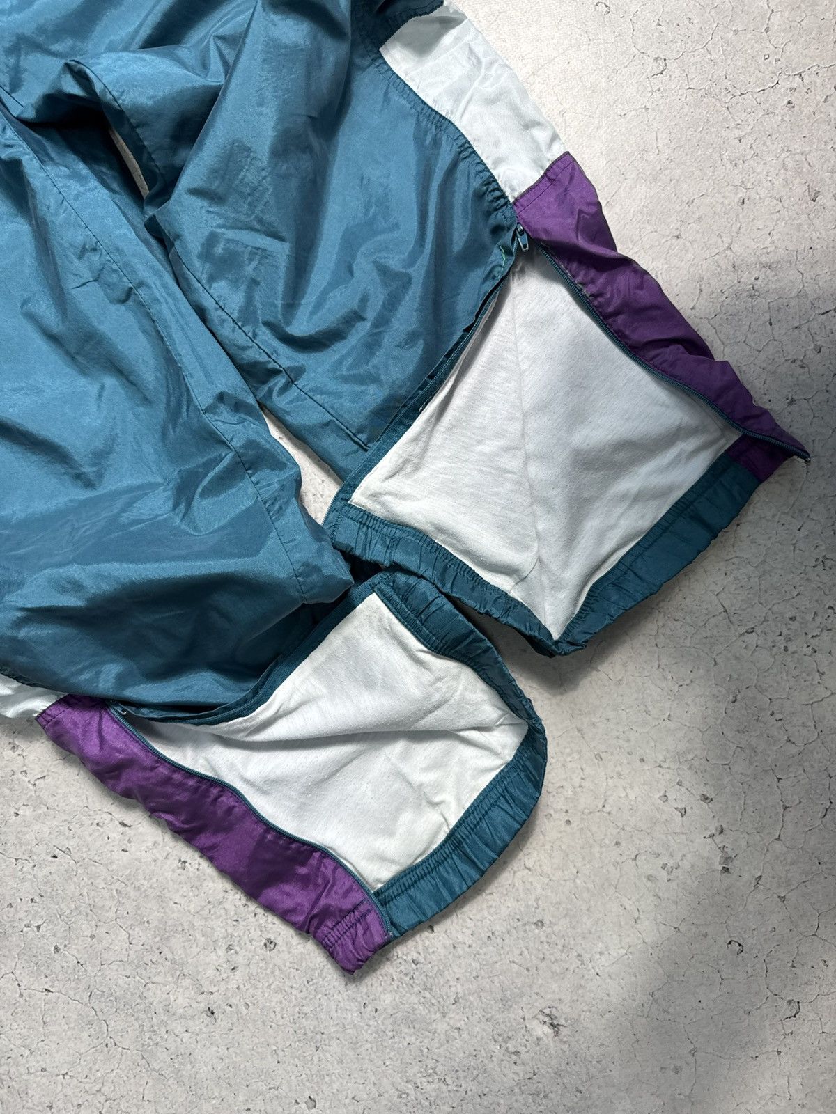 Nike Nike Vintage 80’s Nylon Track Pants Swoosh Drill Size US 34 / EU 50 - 7 Thumbnail