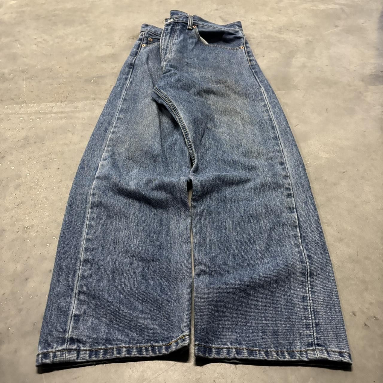 Levi's × Vintage Crazy Vintage Y2K/2000s Blue Wash Levi’s Essential Denim Jeans! Size US 36 / EU 52 - 3 Thumbnail