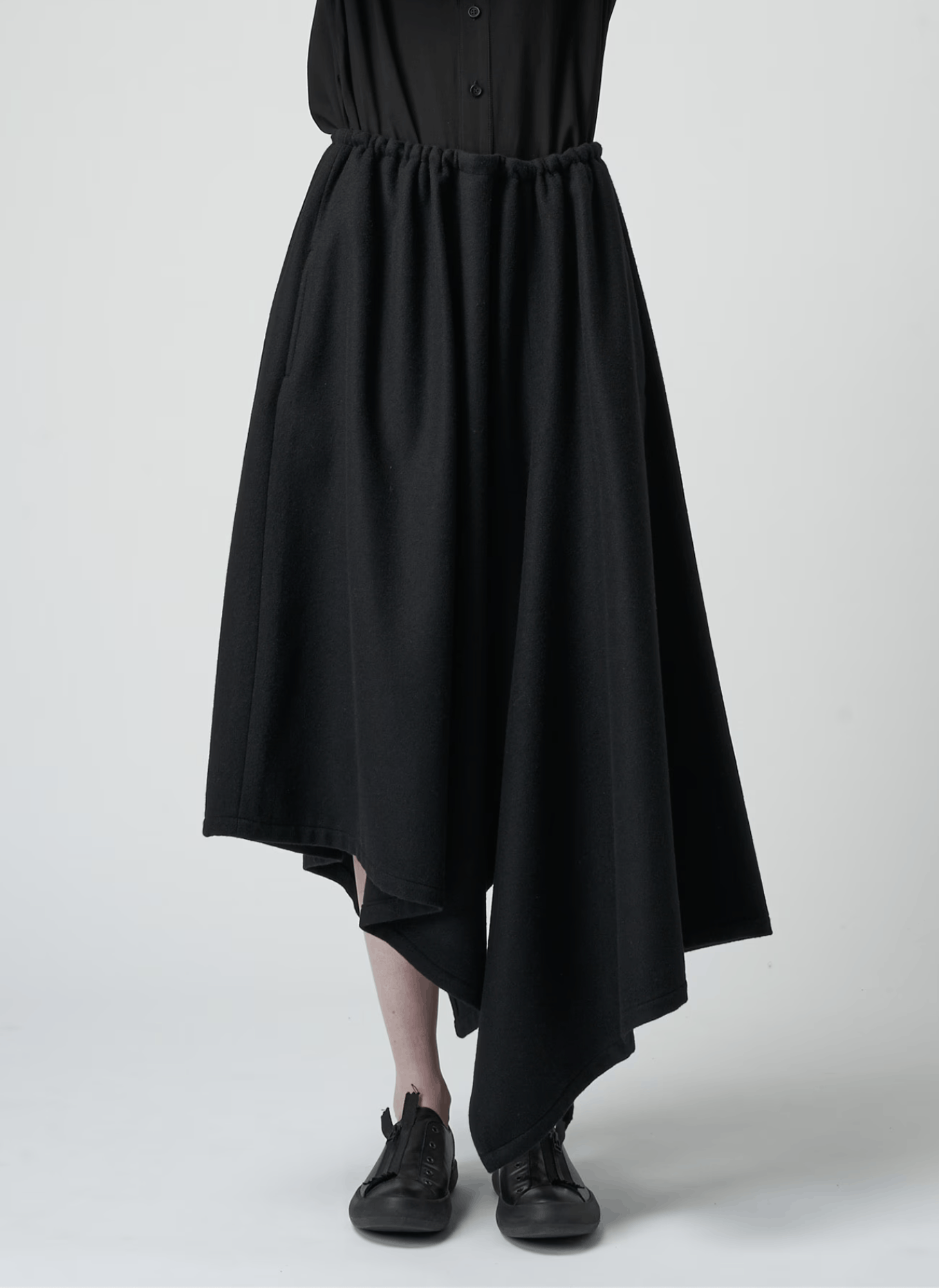 Yohji Yamamoto Yohji Yamamoto Femme - W/GABARDINE DRAWSTRING SKIRT Size 40" / US 18 - 8 Thumbnail