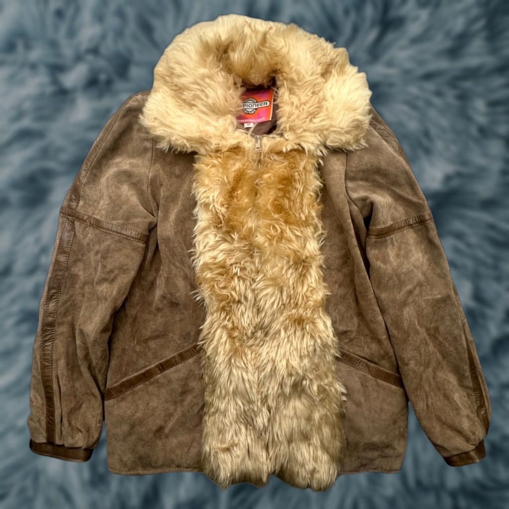 Vintage VINTAGE Ms Pioneer Suede Leather Jacket Coat Womens 10 Medium Real Fur Trim Brown Full Zip Size L / US 10 / IT 46 - 1 Thumbnail