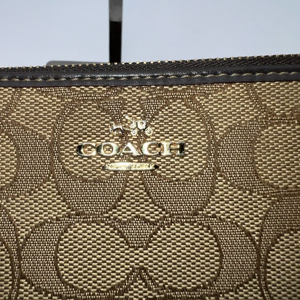Coach Coach Outline Signature Corner Zip Wristlet Khaki Brown Size ONE SIZE - 5 Thumbnail