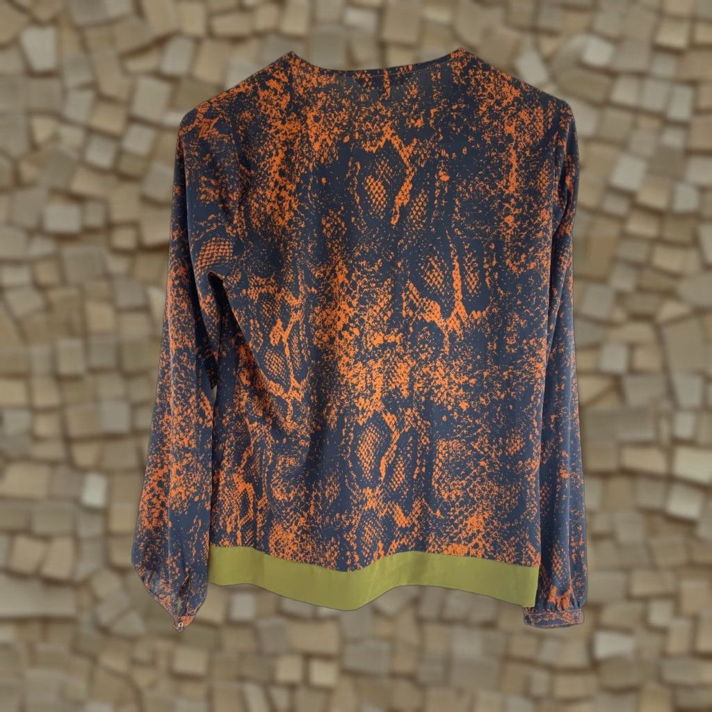 Vintage CAbi Blouse Shirt Tunic Women's XS Orange Snake Skin Pattern Green Hem Tie V-Neck Long Sleeve Casual Modern Mens? Wait. No. End. Size XS / US 0-2 / IT 36-38 - 1 Thumbnail