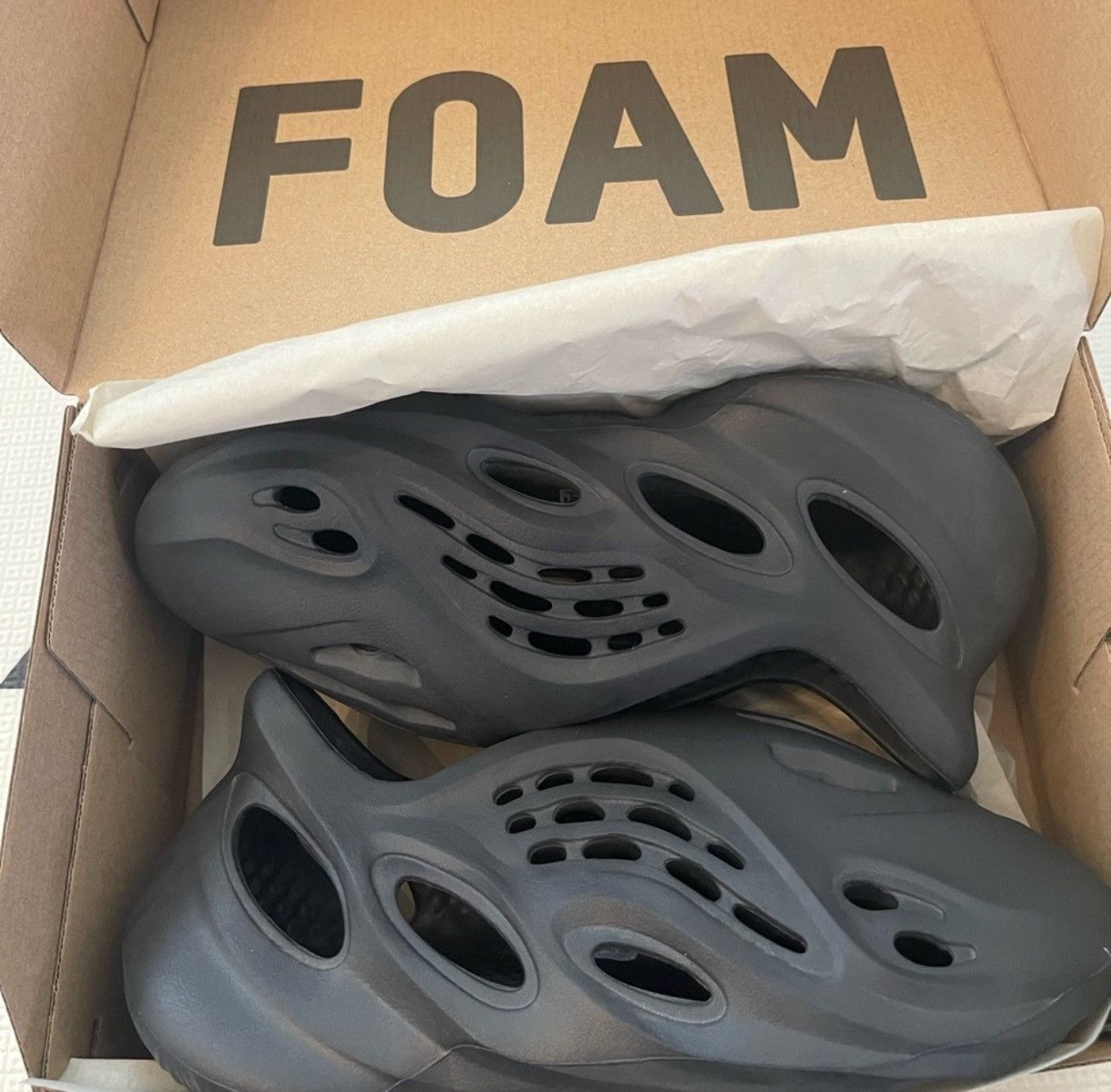 BNIB Yeezy Onyx Foam Rnnr