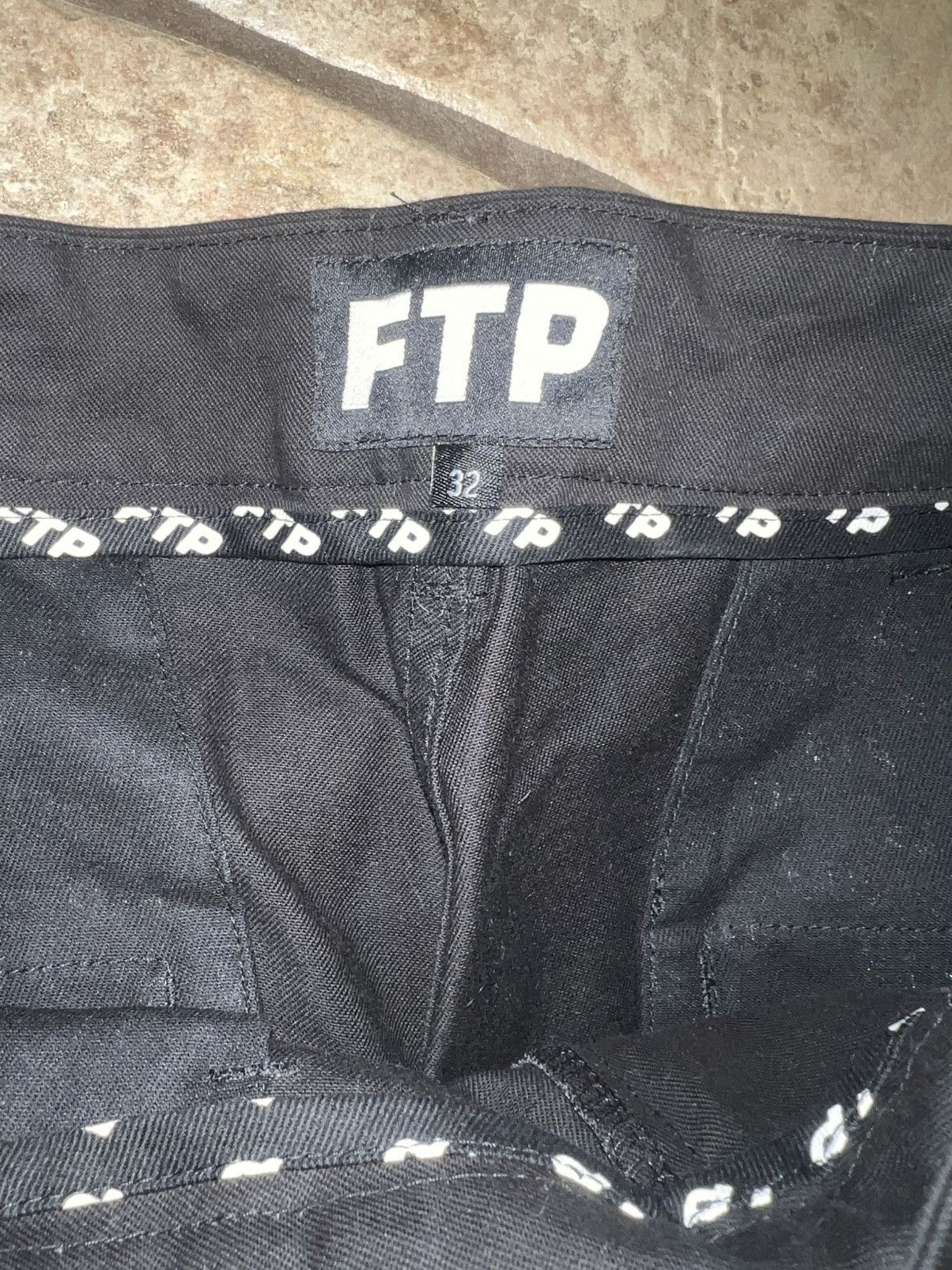 Fuck The Population FTP bear black chinos Size US 32 / EU 48 - 2 Thumbnail