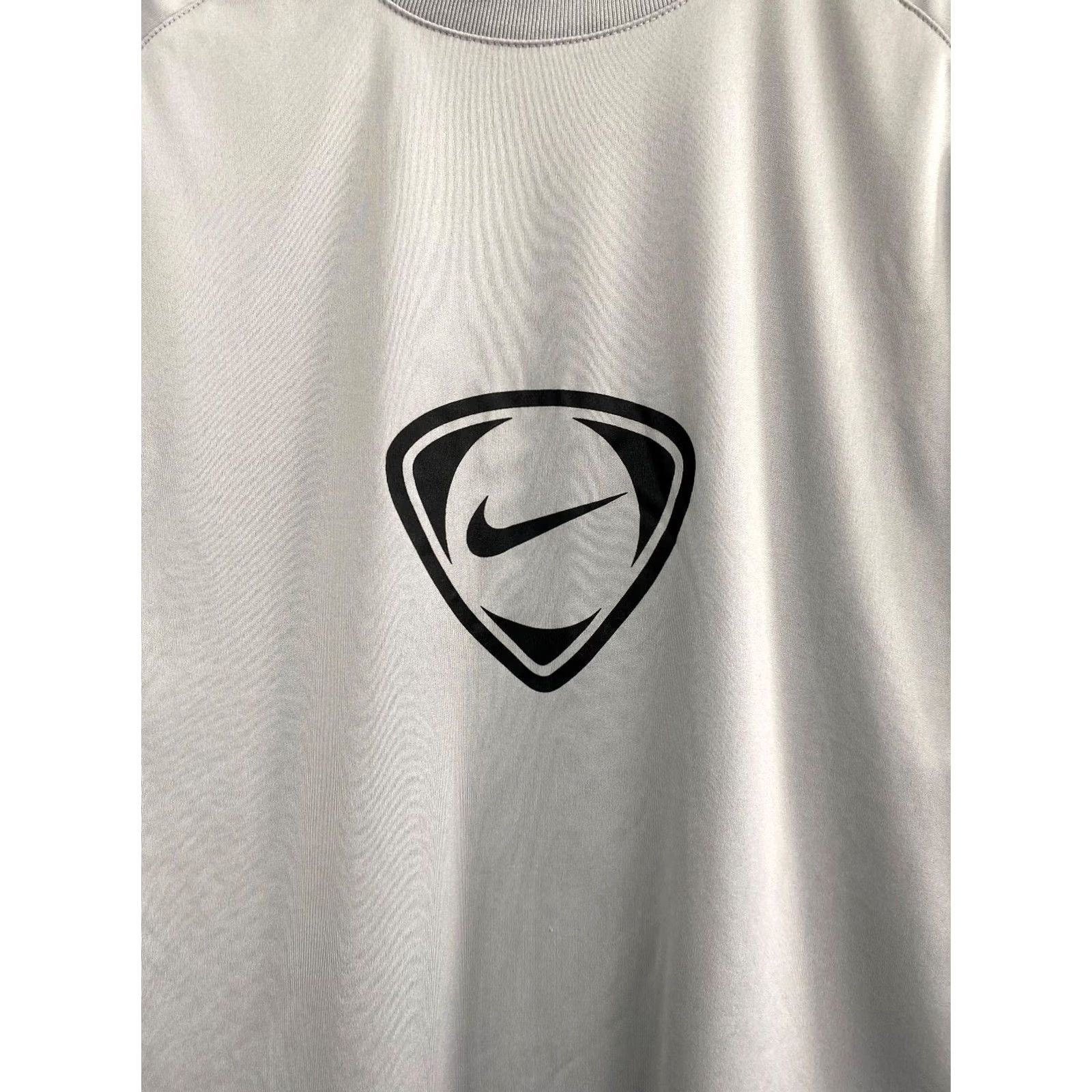 Nike VINTAGE Nike Total Ninety Center Swoosh Retro T-Shirt Mens L Gray 90s Shirt Size US L / EU 52-54 / 3 - 4 Thumbnail