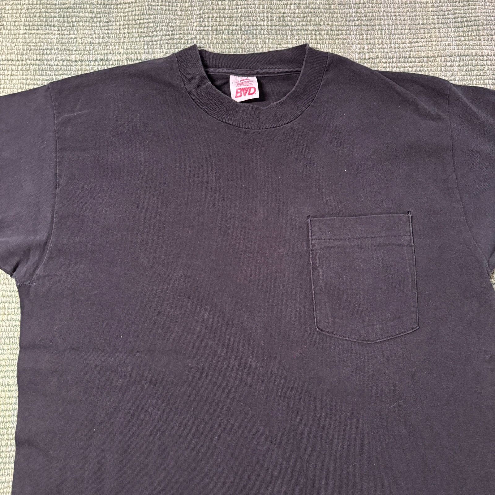 Vintage Vintage faded black pocket tee shirt 1990s size large Size US L / EU 52-54 / 3 - 3 Thumbnail