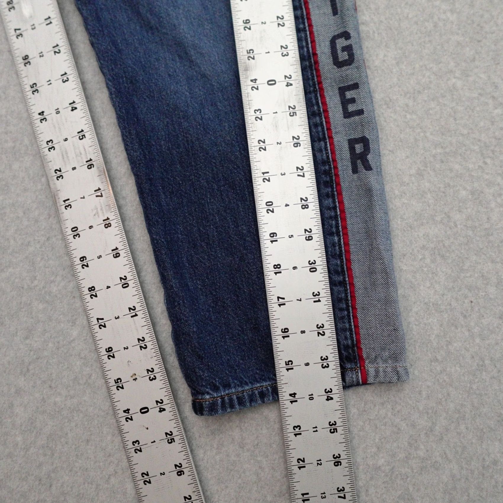 Tommy Hilfiger Tommy Hilfiger Jeans Womens 14 Capri Side Tape Vertical Spellout Size 36" / US 14 / IT 50 - 6 Thumbnail