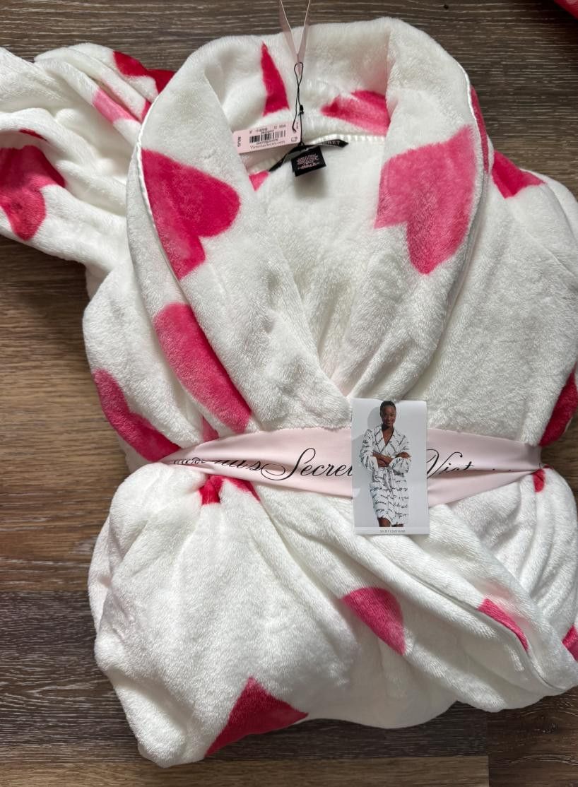 Designer Victorias Secret Hearts Robe NWT Size ONE SIZE - 1 Thumbnail