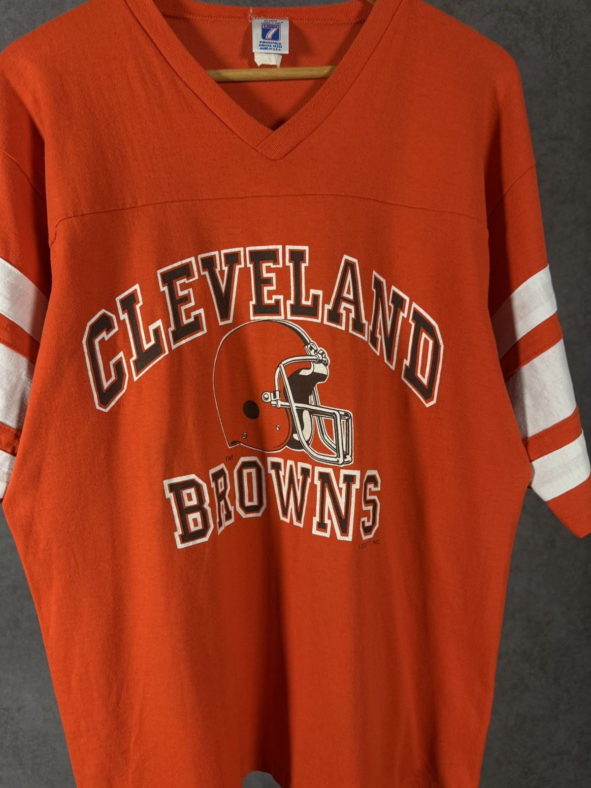 Logo 7 Cleveland Browns NFL vintage made in USA tee Size US L / EU 52-54 / 3 - 3 Thumbnail