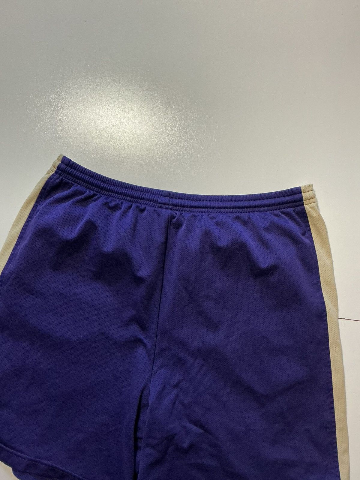 Nike Nike Washington University Huskies 8” Basketball Shorts Size US 36 / EU 52 - 12 Thumbnail