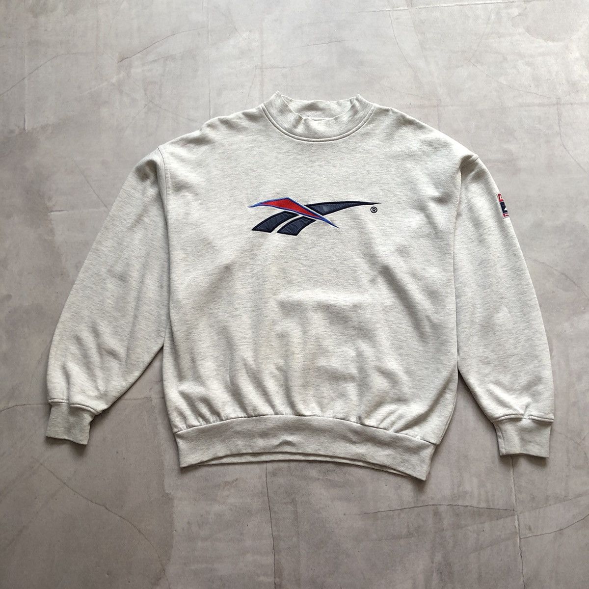 Reebok × Vintage Vintage 90s Reebok Embroidered Big Logo Sweatshirt Y2K Rap Size US L / EU 52-54 / 3 - 1 Thumbnail