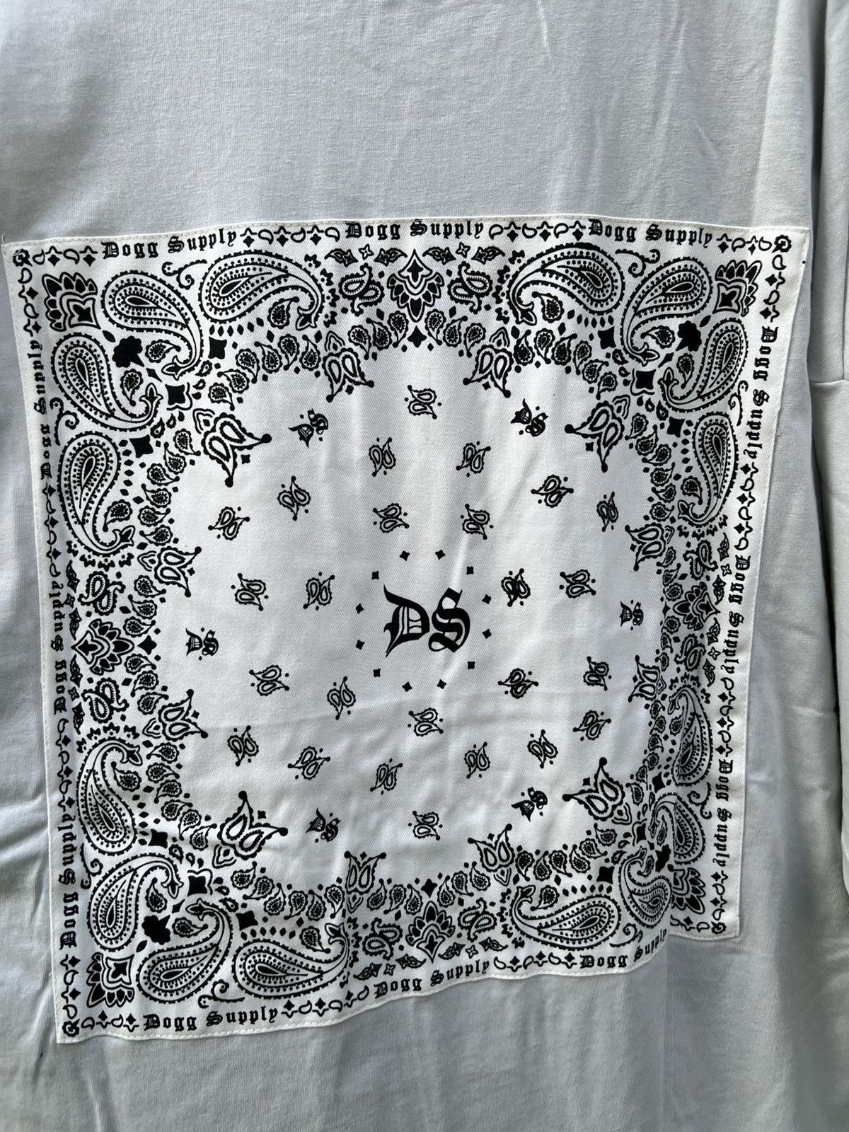 Snoop Dogg Official Snoop Dogg Bandana T Shirt M **Over Sized** Size US M / EU 48-50 / 2 - 6 Thumbnail