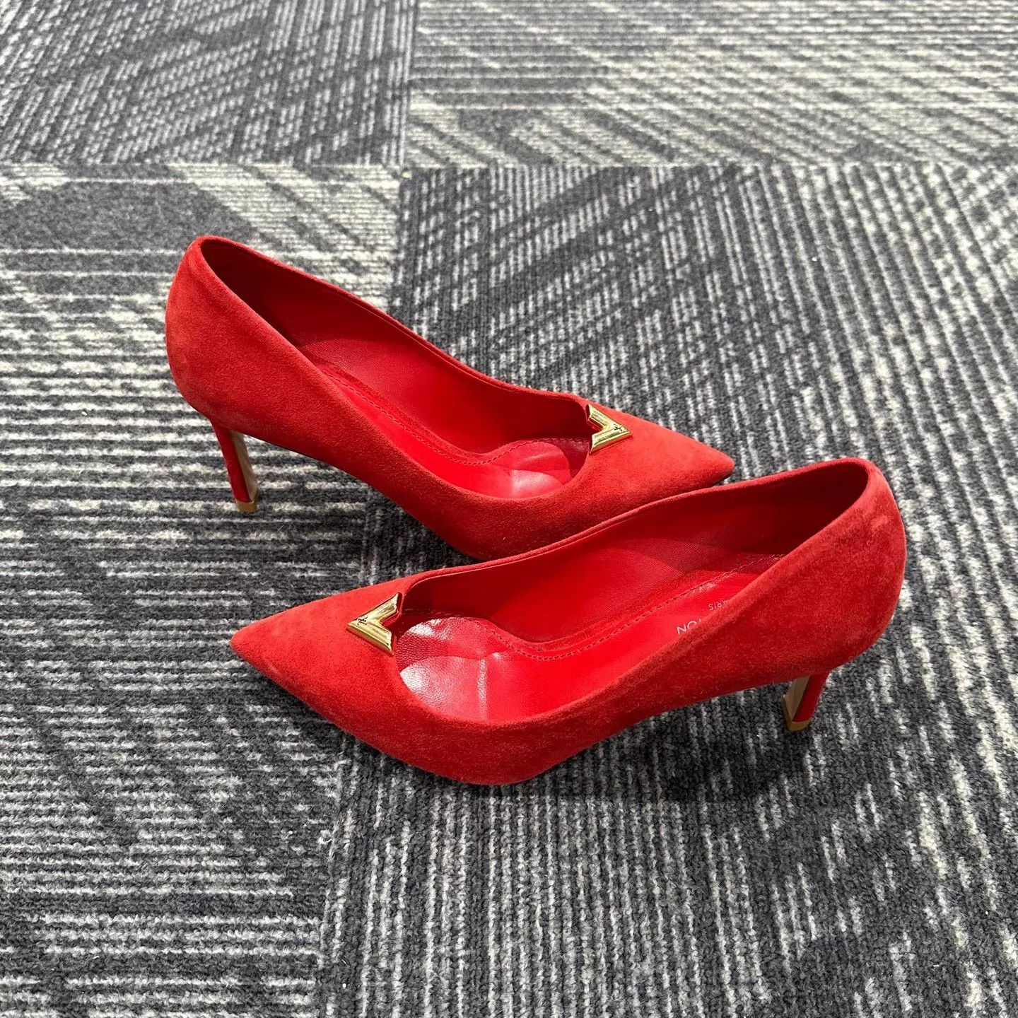 Louis Vuitton Louis Vuitton Suede High Heels 35 Size US 4.5 / IT 34.5 - 4 Thumbnail
