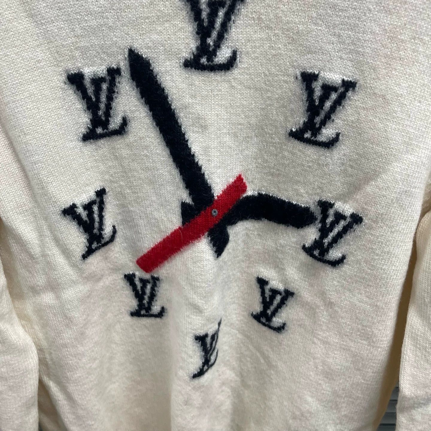 Louis Vuitton LOUIS VUITTON white Clock wool sweater S 99 new Size US S / EU 44-46 / 1 - 4 Thumbnail