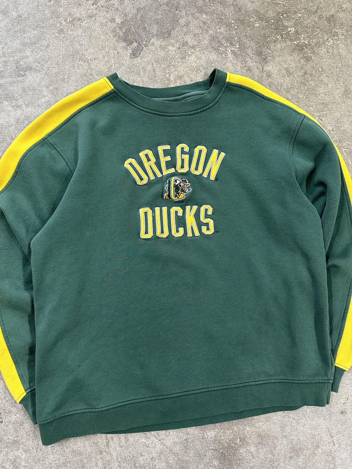 Vintage Crazy Y2K Oregon Ducks Collegiate Sweatshirt Size US M / EU 48-50 / 2 - 3 Thumbnail