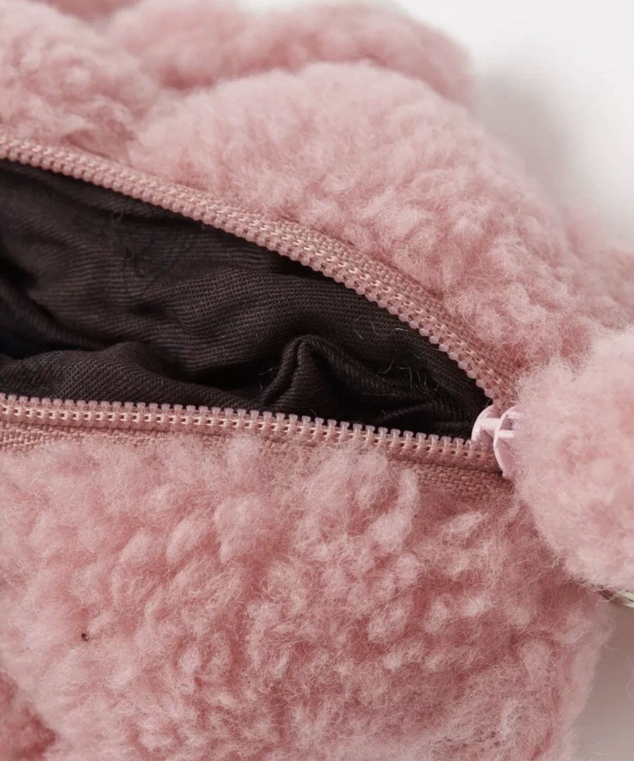 Palace × Vivienne Westwood PALACE VIVIENNE WESTWOOD TEDDY CHARM PINK & FRUITS MAGAZINE Size ONE SIZE - 8 Thumbnail