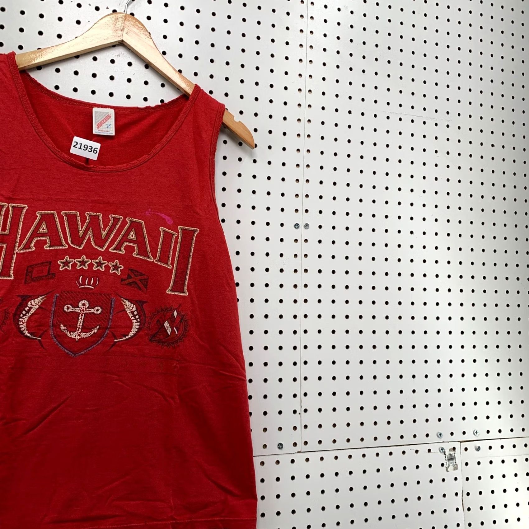 Jerzees VINTAGE Hawaii Tank Shirt Red XS Adult Small 19.5x26.5 Sleeveless Crest Logo Nike Shirt Size US S / EU 44-46 / 1 - 4 Thumbnail