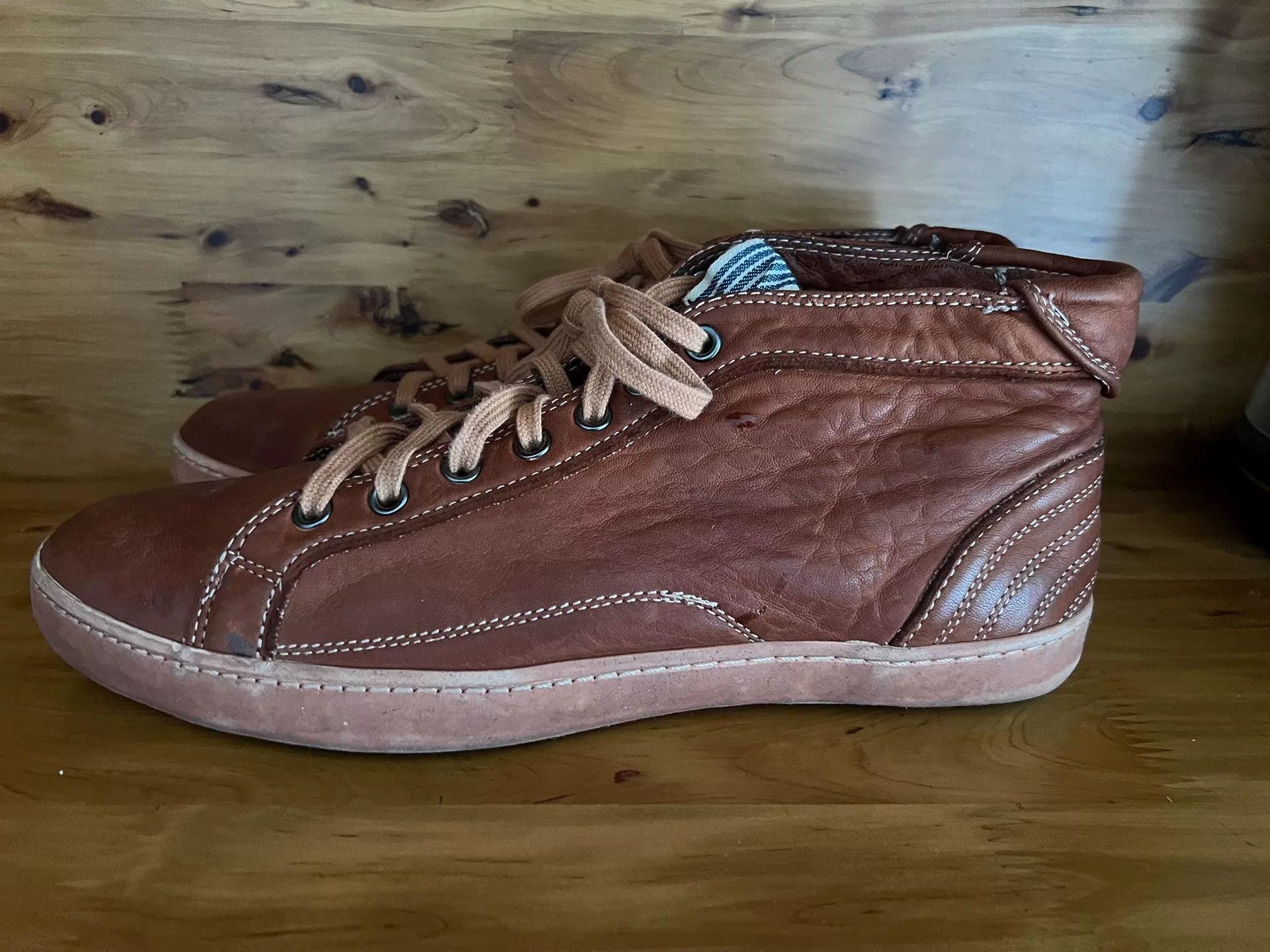 italian leather sneakers with wash finish