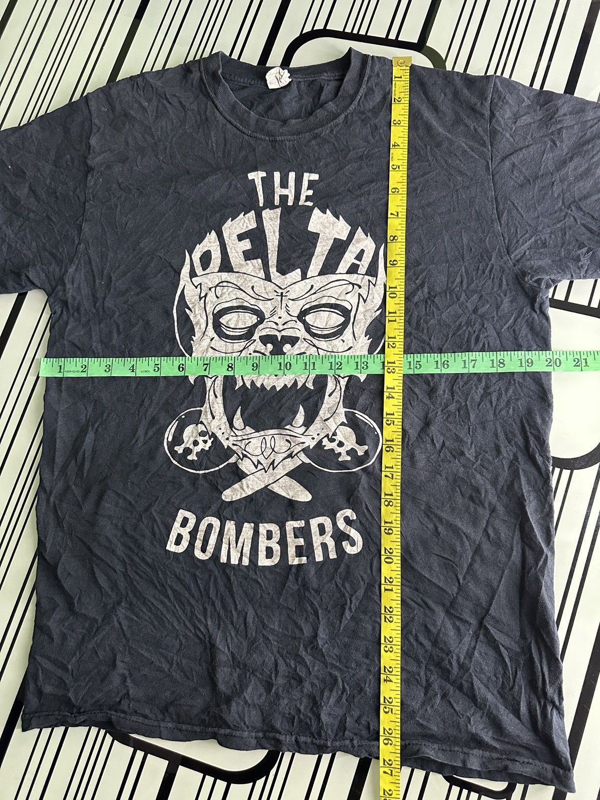 Band Tees × Vintage Y2K Rock Band The Delta Bombers Wolf Face Shirt Tee Size US M / EU 48-50 / 2 - 6 Thumbnail