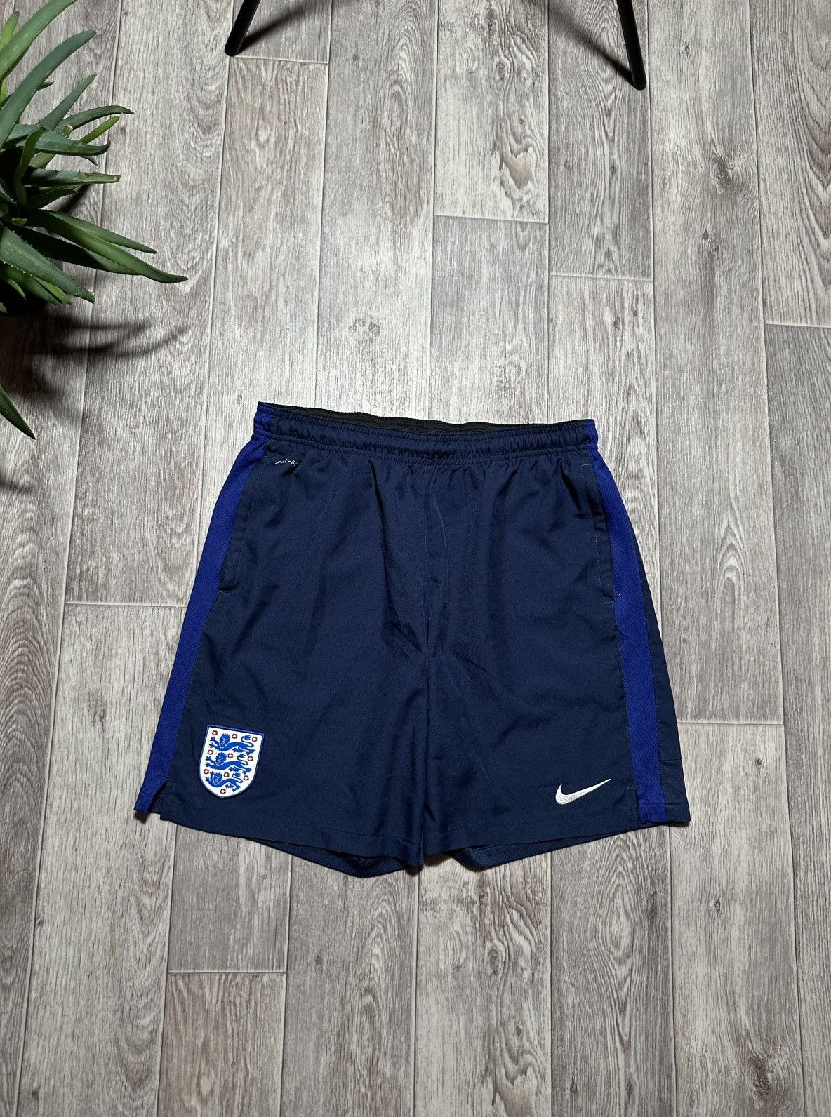 Nike Nike England 2016 Home Training Shorts Size US 34 / EU 50 - 1 Thumbnail