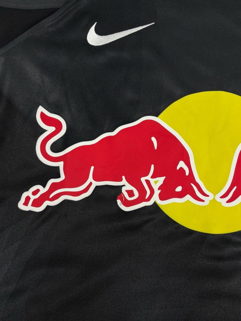 Nike NWT Nike Red Bull Salzburg 2022/23 Goalkeeper Jersey Y2k Size US M / EU 48-50 / 2 - 11 Thumbnail
