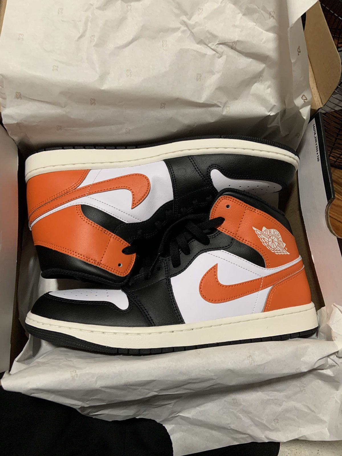 Jordan Brand Jordan 1s “STARFISH” colorway Size US 11 / EU 44 - 2 Thumbnail