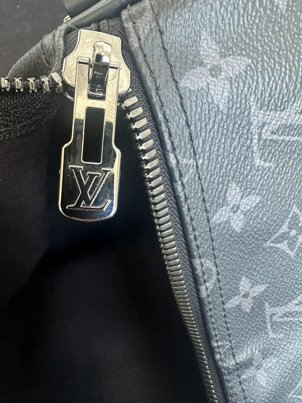 Louis Vuitton Louis Vuitton Keepall Bandouliere 55 Duffle Bag Size ONE SIZE - 15 Thumbnail
