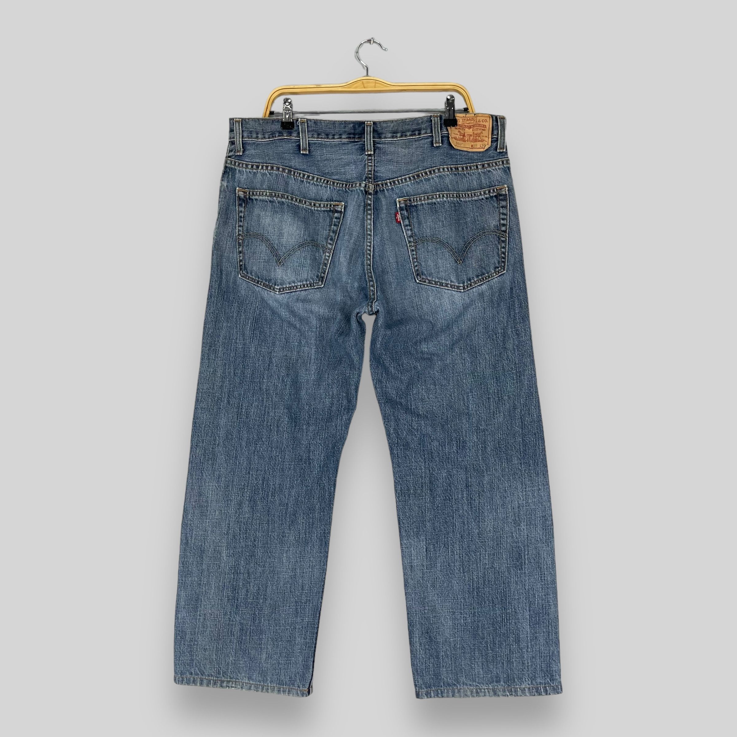 Levi's Size 37 Vintage Levis 559 Distressed Medium Wash Jeans Size US 37 - 7 Thumbnail