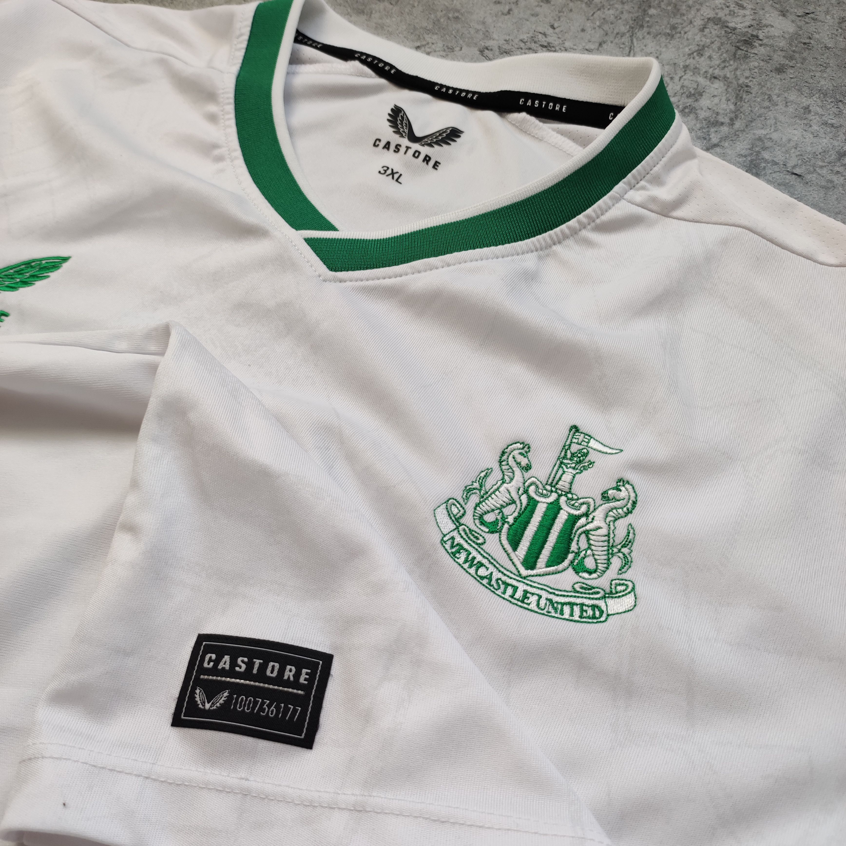 Other Football Core Newcastle United 2022/23 Third Castore Jersey Size US XXL / EU 58 / 5 - 5 Thumbnail