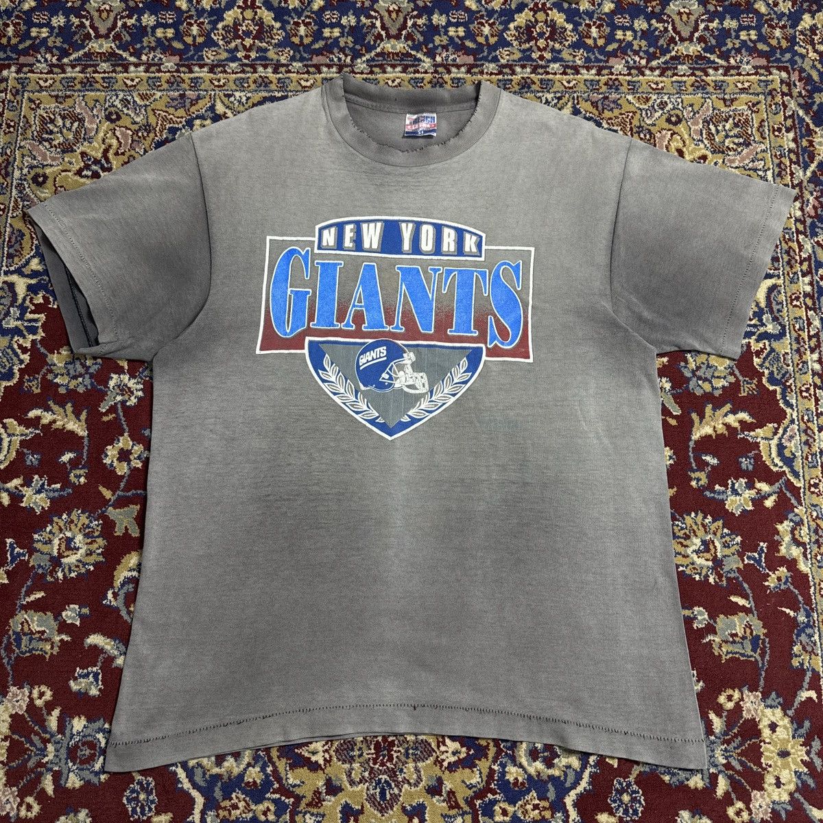 NFL 90s New York Giants NY NFL Football Sun Faded Distressed tee Size US XL / EU 56 / 4 - 1 Thumbnail